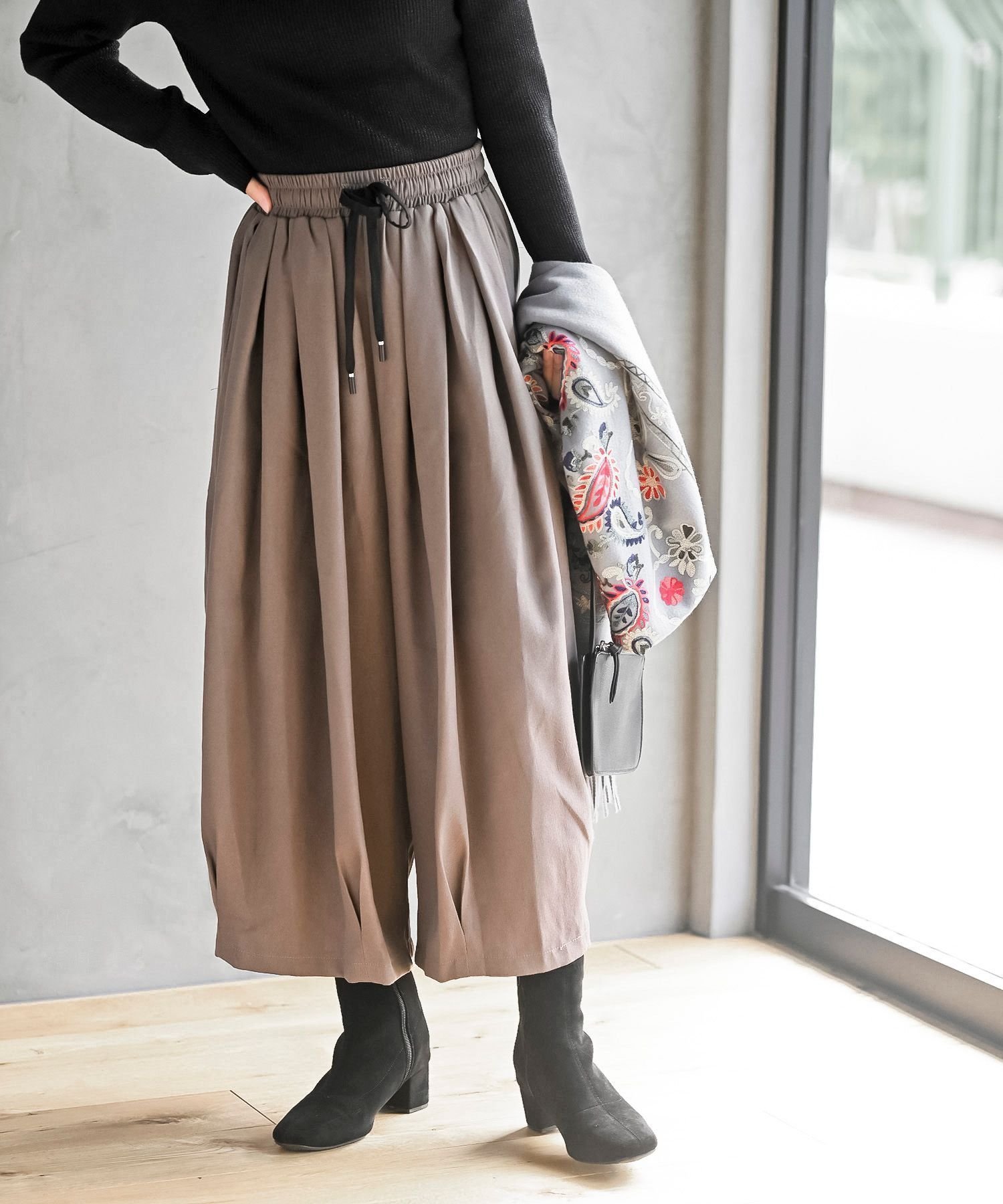 【アールピーエス/rps】のツイル起毛ボリュームタックパンツ インテリア・キッズ・メンズ・レディースファッション・服の通販 founy(ファニー) 　ファッション　Fashion　レディースファッション　Fashion for Women　パンツ　Pants & Trousers　コーデュロイ　Corduroy, Cord Fabric　ツイル　Twist, Twisted Detail　バルーン　Balloon, Balloon Silhouette　フォルム　Silhouette, Form　ポケット　Pocket, Pocket Detail　リラックス　Relax, Relaxed Fit　ワイド　Wide, Wide Fit　再入荷　Restock / Back in Stock　A/W・秋冬　Autumn/Winter　モカ|ID: prp329100004827749 ipo3291000000035131663