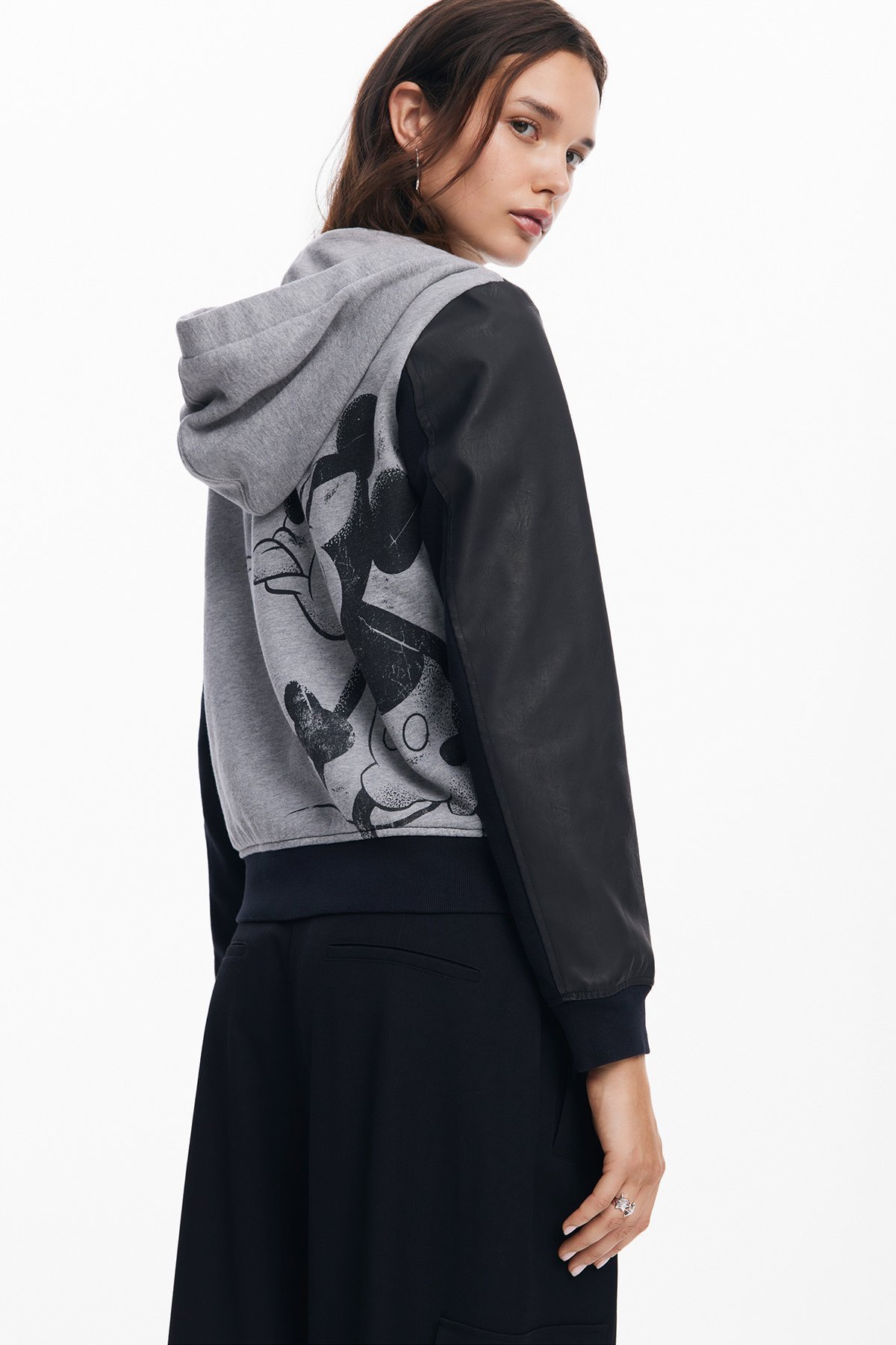 【デシグアル/Desigual】のMICKEY PUコート インテリア・キッズ・メンズ・レディースファッション・服の通販 founy(ファニー) 　ファッション　Fashion　レディースファッション　Fashion for Women　アウター　Coat / Outerwear Collection　コート・ロングコート・ピーコート　Long Coats, Peacoats & More　カラフル　Colorful Design　キャラクター　Character, Licensed Characters　シューズ　Shoes, Footwear　デニム　Denim, Jeans Material　パターン　Pattern, Design Print　パッチワーク　Patchwork, Mixed Fabric　プリント　Print, Printed Pattern　メンズ　Men's, Menswear　グレー/ブラック/2000|ID: prp329100004827795 ipo3291000000035132260