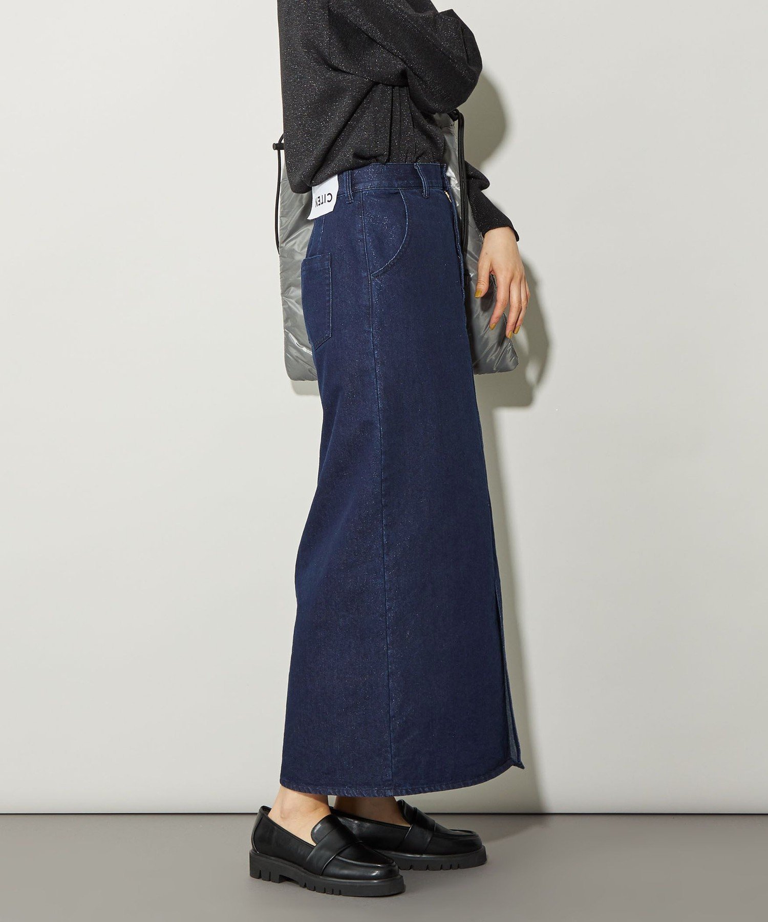 【ユナイテッドアローズ/UNITED ARROWS】のCITEN ラメデニムロングスカートNV インテリア・キッズ・メンズ・レディースファッション・服の通販 founy(ファニー) ファッション Fashion レディースファッション Fashion for Women スカート Skirts ロングスカート Long Skirts / Maxi & Midi Skirts シンプル Simple, Minimal スウェット / スエット Sweatshirt, Sweatwear デニム Denim, Jeans Material フィット Fit, Slim Fit ベーシック Basic, Essential A/W・秋冬 Autumn/Winter アウトレット Outlet / Clearance おすすめ Recommended / Our Picks NAVY|ID: prp329100004827845 ipo3291000000035132964