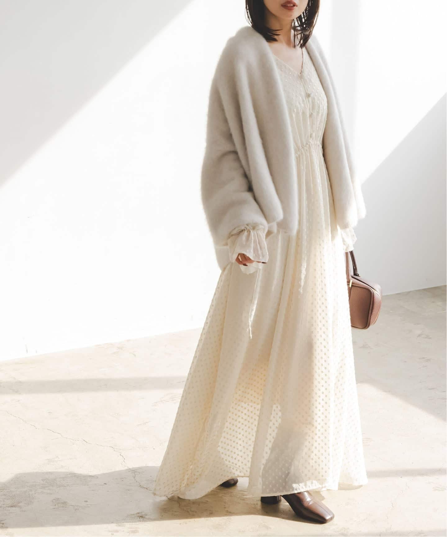 【ノーブル / スピック&スパン/NOBLE / Spick & Span】のラメカットジャガード2wayワンピース インテリア・キッズ・メンズ・レディースファッション・服の通販 founy(ファニー) 　ファッション　Fashion　レディースファッション　Fashion for Women　ワンピース　Dresses　カーディガン　Cardigan, Knitwear　フロント　Front, Front Design　ベスト　Vest, Waistcoat　ロング　Long, Long-Length　ベージュ|ID: prp329100004827907 ipo3291000000035133751