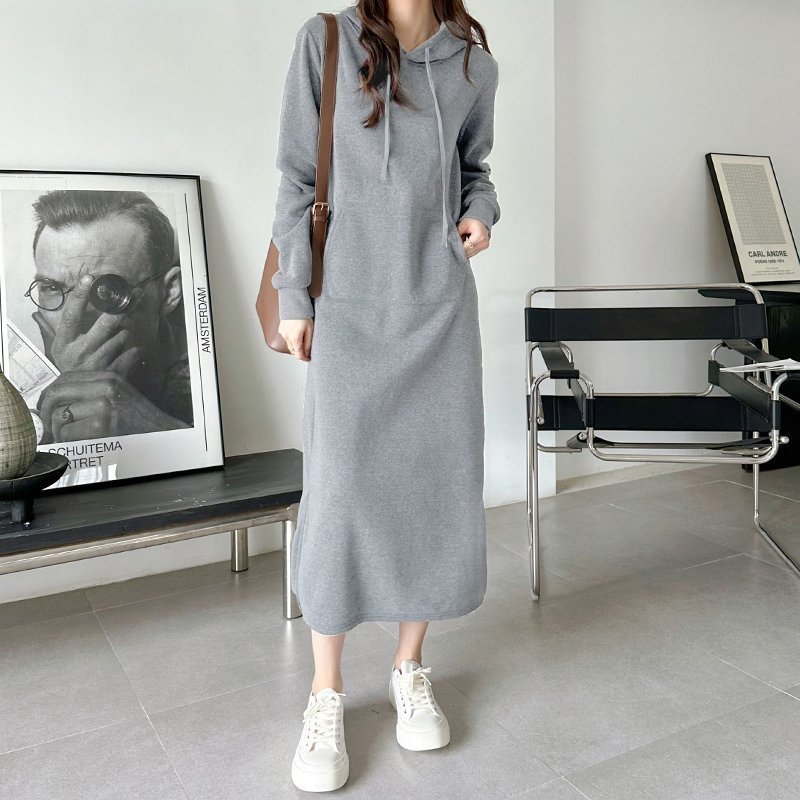 【ココモモ/COCOMOMO】のやわらか微起毛 パーカーワンピース 裏起毛ワンピース スウェットワンピース インテリア・キッズ・メンズ・レディースファッション・服の通販 founy(ファニー) 　ファッション　Fashion　レディースファッション　Fashion for Women　ワンピース　Dresses　インナー　Innerwear　スリット　Slit, Slit Detail　パーカー　Hoodie, Parka　ポケット　Pocket, Pocket Detail　冬　Winter / This Winter　防寒　Cold Protection, Winter-Ready　ライトグレー|ID: prp329100004827972 ipo3291000000035134902