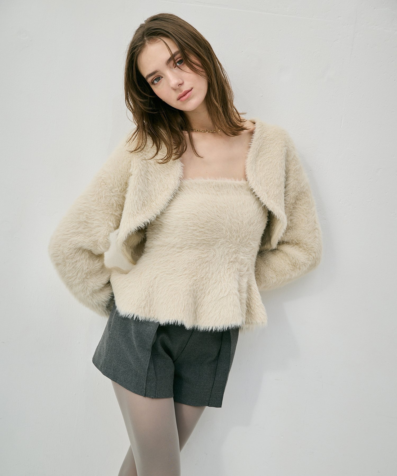 【エイミーイストワール/eimy istoire】のフェザーペプラムニットカーディガンセット インテリア・キッズ・メンズ・レディースファッション・服の通販 founy(ファニー) 　ファッション　Fashion　レディースファッション　Fashion for Women　トップス・カットソー　Cut & Sew Tops　ニット　Knit Tops & Sweaters　カーディガン・羽織り　Layered Style Cardigans　コンパクト　Compact, Small Size　ショート　Short, Short Length　シンプル　Simple, Minimal　ジャケット　Jacket, Outerwear　タイトスカート　Pencil Skirt, Tight Skirt　デニム　Denim, Jeans Material　バランス　Balance, Style Balance　フェザー　Feather, Feather Detail　フェミニン　Feminine, Girly　フレア　Flare, Flared　ペプラム　Peplum, Flared Hem　ボトム　Bottoms, Lower Wear　ロング　Long, Long-Length　冬　Winter / This Winter　再入荷　Restock / Back in Stock　おすすめ　Recommended / Our Picks　IVORY|ID: prp329100004828003 ipo3291000000035135209