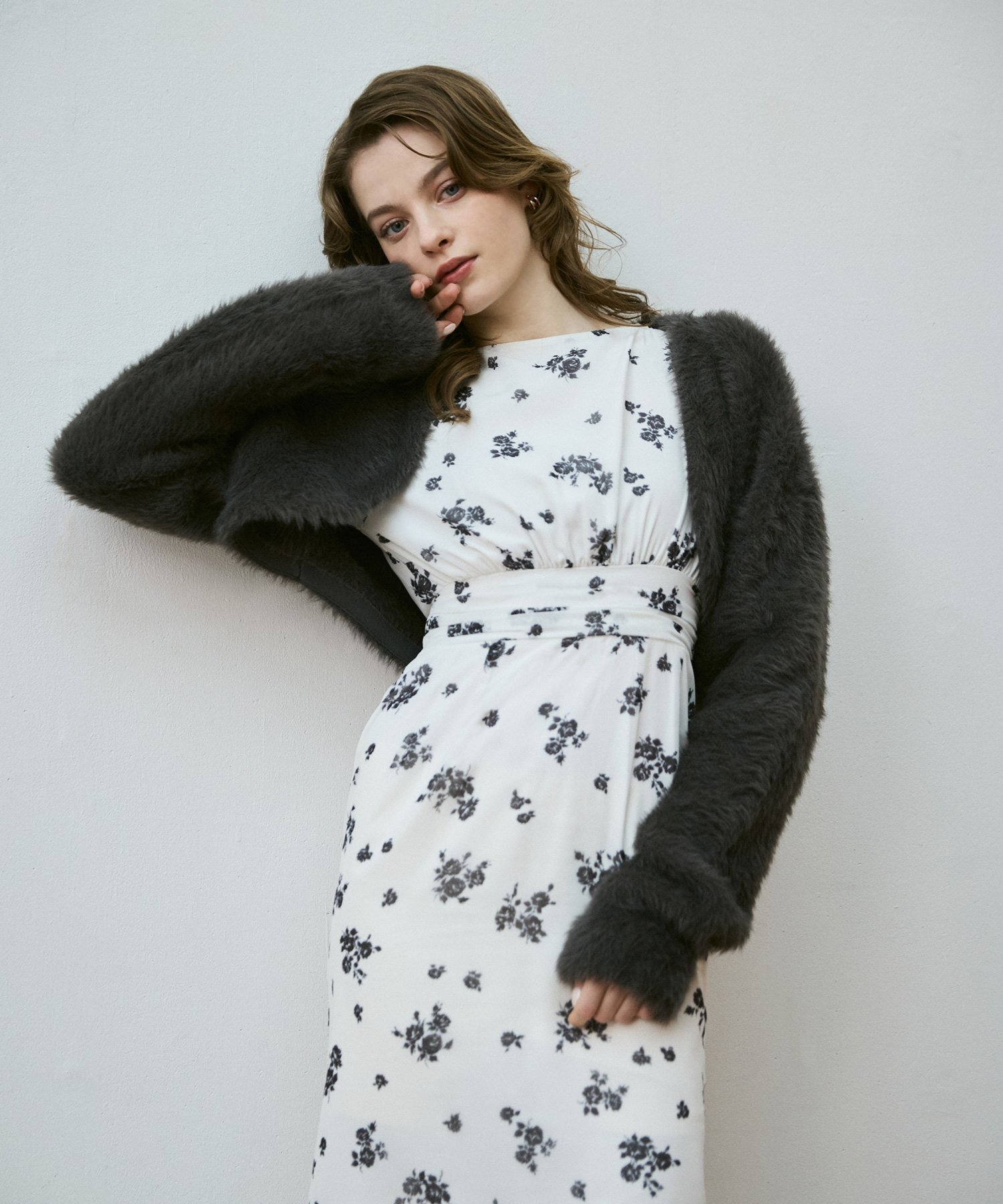 【エイミーイストワール/eimy istoire】のフェザーペプラムニットカーディガンセット インテリア・キッズ・メンズ・レディースファッション・服の通販 founy(ファニー) 　ファッション　Fashion　レディースファッション　Fashion for Women　トップス・カットソー　Cut & Sew Tops　ニット　Knit Tops & Sweaters　カーディガン・羽織り　Layered Style Cardigans　コンパクト　Compact, Small Size　ショート　Short, Short Length　シンプル　Simple, Minimal　ジャケット　Jacket, Outerwear　タイトスカート　Pencil Skirt, Tight Skirt　デニム　Denim, Jeans Material　バランス　Balance, Style Balance　フェザー　Feather, Feather Detail　フェミニン　Feminine, Girly　フレア　Flare, Flared　ペプラム　Peplum, Flared Hem　ボトム　Bottoms, Lower Wear　ロング　Long, Long-Length　冬　Winter / This Winter　再入荷　Restock / Back in Stock　おすすめ　Recommended / Our Picks　CHARCOAL GREY|ID: prp329100004828003 ipo3291000000035135211