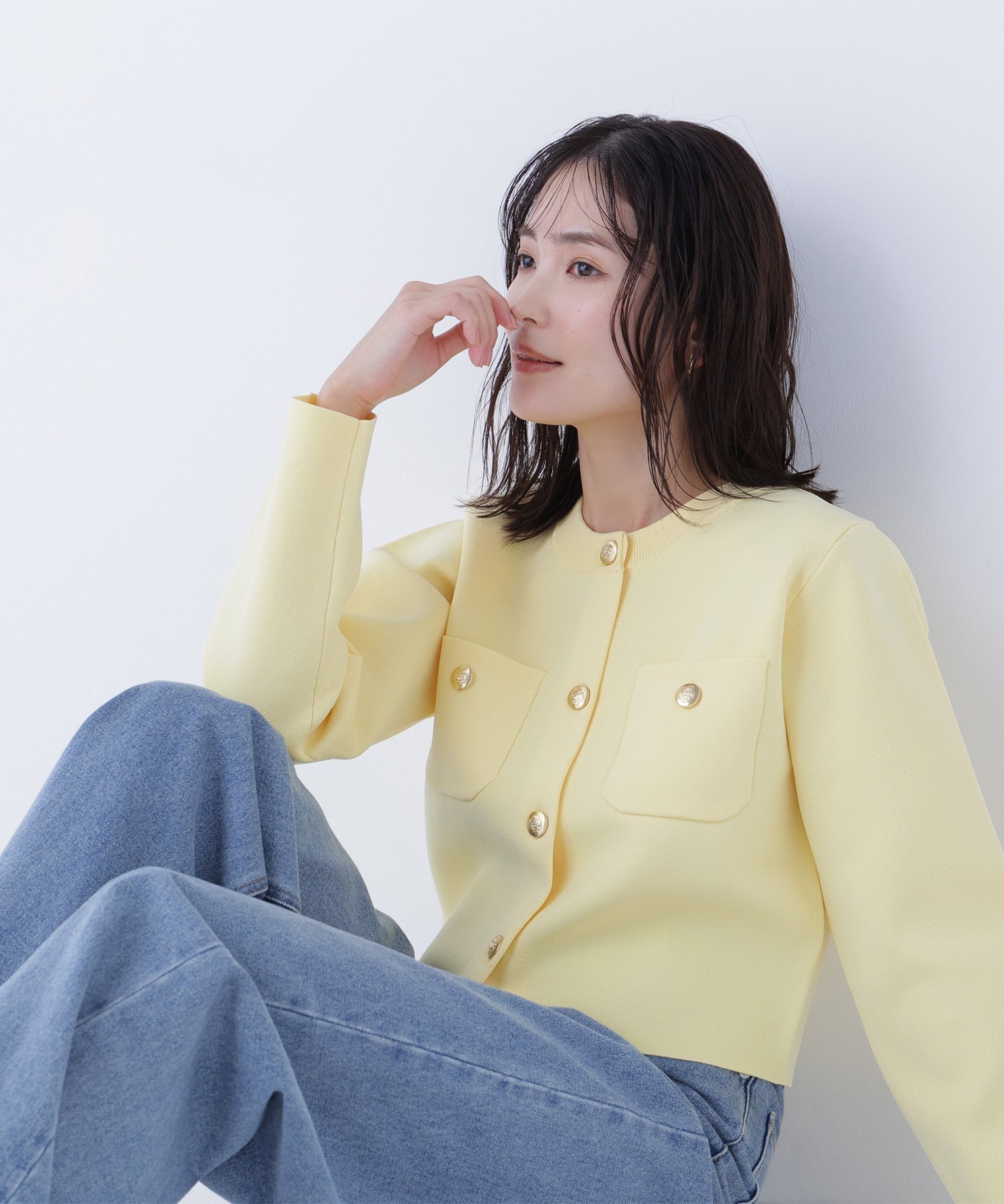 【ナチュラル ビューティー ベーシック/NATURAL BEAUTY BASIC】のエンブレムボタンニットジャケット インテリア・キッズ・メンズ・レディースファッション・服の通販 founy(ファニー) 　ファッション　Fashion　レディースファッション　Fashion for Women　アウター　Coat / Outerwear Collection　レディースジャケット・軽アウター　Jackets　カーディガン　Cardigan, Knitwear　シンプル　Simple, Minimal　ジャケット　Jacket, Outerwear　フラット　Flat, Flat Shoes　ミラノリブ　Milano Rib, Milano Stitch　人気　Popular, Best Seller　イエロー|ID: prp329100004828004 ipo3291000000035135224