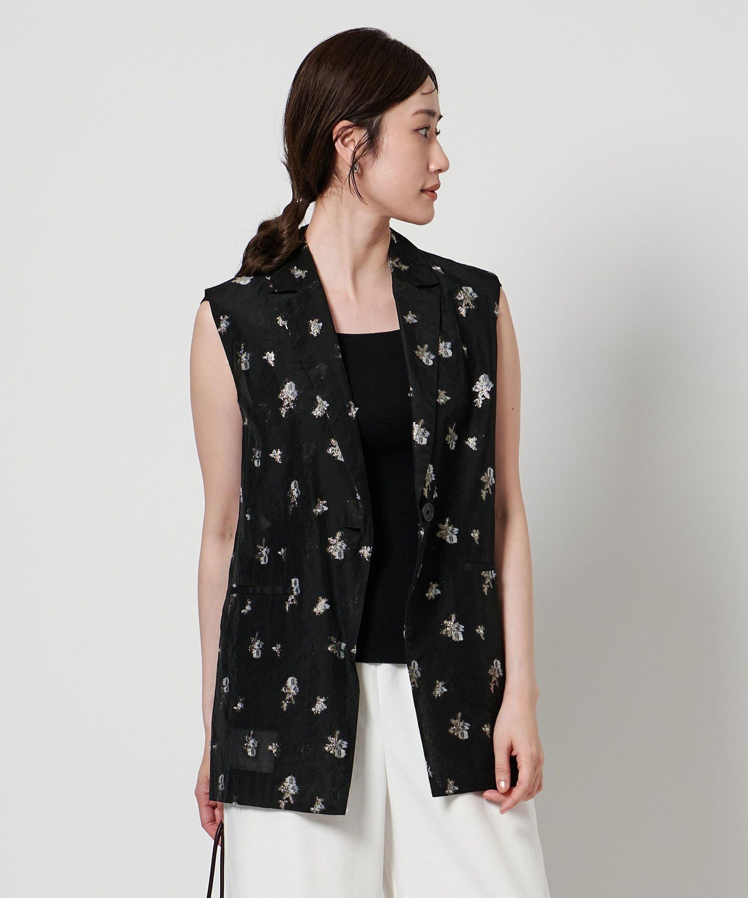 【ユナイテッドアローズ/UNITED ARROWS】のフラワージャガード シアー ミドル ベスト インテリア・キッズ・メンズ・レディースファッション・服の通販 founy(ファニー) ファッション Fashion レディースファッション Fashion for Women アウター Coat / Outerwear Collection トップス・カットソー Cut & Sew Tops ベスト&ジレ / 重ね着スタイル Vests & Gilets インナー Innerwear カットジャガード Cut Jacquard カットソー Cut and Sewn Top シアー Sheer, See-Through シンプル Simple, Minimal タフタ Taffeta, Structured Fabric ブルゾン Blouson, Bomber Jacket ベスト Vest, Waistcoat ボトム Bottoms, Lower Wear ミドル Middle Length, Mid Height ワイド Wide, Wide Fit アウトレット Outlet / Clearance おすすめ Recommended / Our Picks 夏 Summer BLACK|ID: prp329100004828007 ipo3291000000035135248