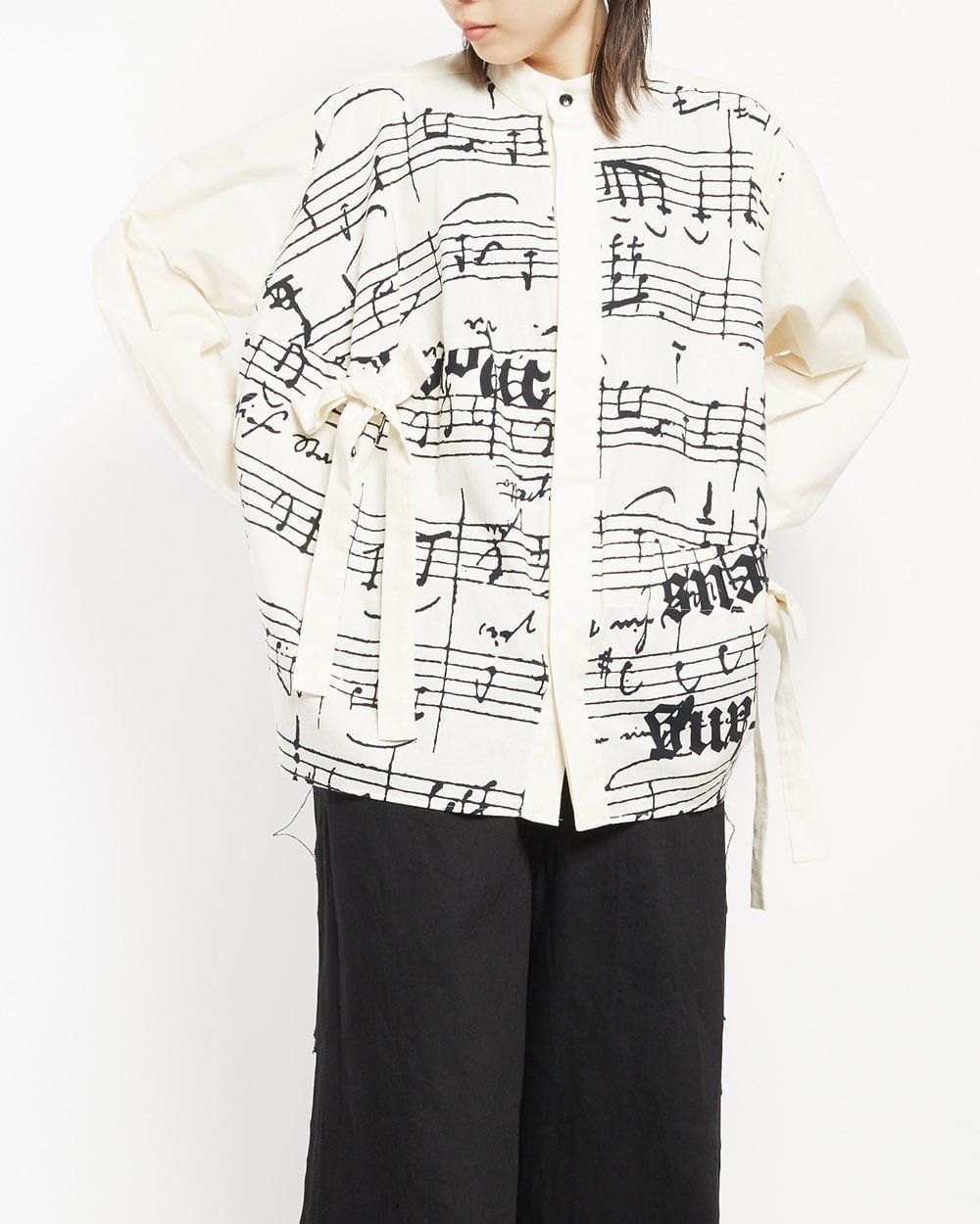 【ゴム/gomme】のMozartリボンブラウス 人気、トレンドファッション・服の通販 founy(ファニー) 　ファッション　Fashion　レディースファッション　Fashion for Women　トップス・カットソー　Cut & Sew Tops　シャツ・ブラウス・オフィスカジュアル　Elegant Blouses & Button-Ups　クラシック　Classic, Timeless Style　今季　This Season, Current Season　スタンド　Stand Collar, Upright Stand　タイトスカート　Pencil Skirt, Tight Skirt　プリント　Print, Printed Pattern　ポケット　Pocket, Pocket Detail　モダン　Modern, Contemporary　モノトーン　Monotone, Black and White　リボン　Ribbon, Bow　ワイド　Wide, Wide Fit　A/W・秋冬　Autumn/Winter　 other-1|ID: prp329100004828010 ipo3291000000035135277