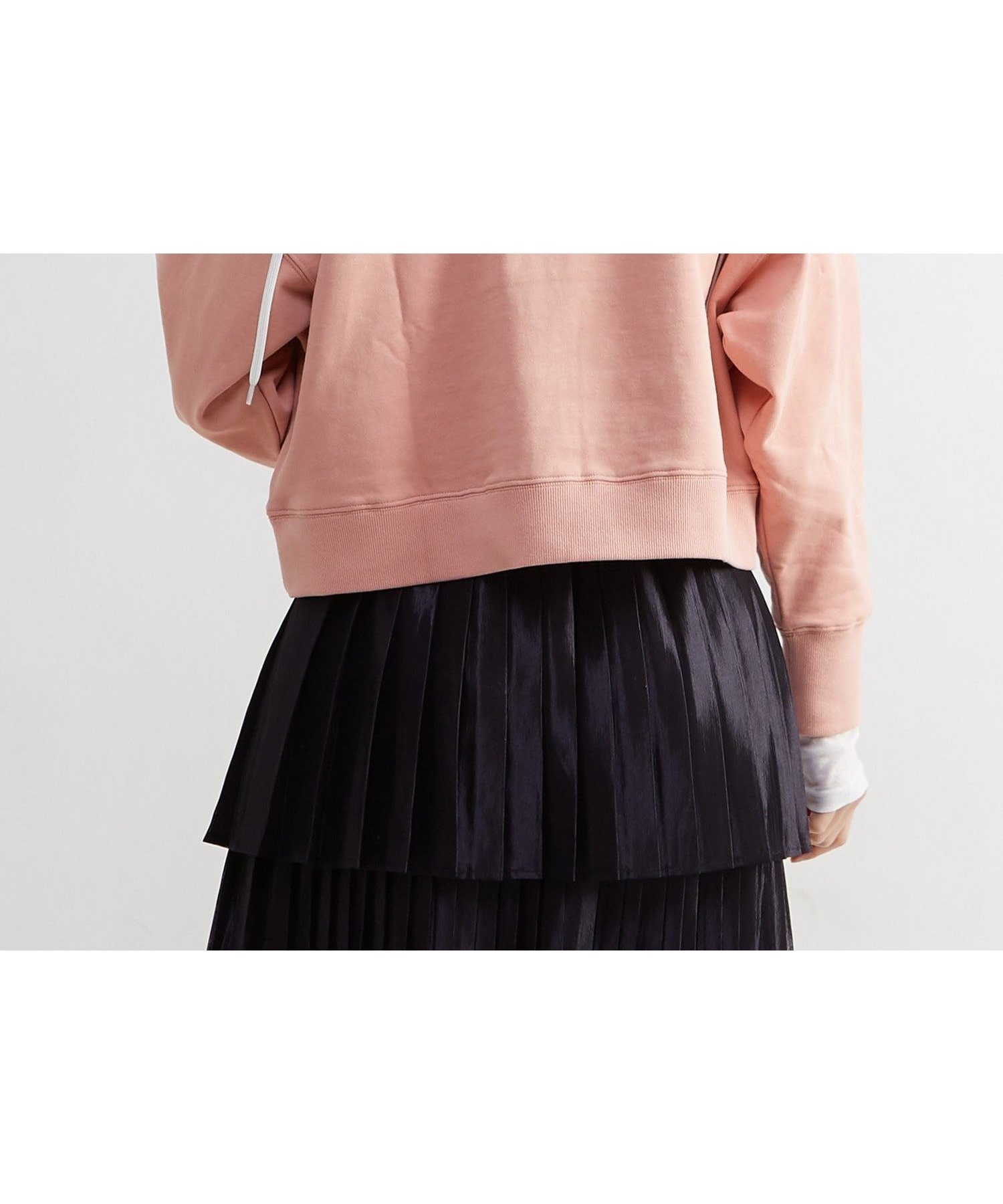 【コンバーストウキョウ/CONVERSE TOKYO】のBACK SPINDLE LOGO SWEAT インテリア・キッズ・メンズ・レディースファッション・服の通販 founy(ファニー) 　ファッション　Fashion　レディースファッション　Fashion for Women　トップス・カットソー　Cut & Sew Tops　レディースパーカー・カジュアルフーディー　Casual Hoodies & Sweatshirts　スウェット・クルーネックトップス　Sweatshirts & Crewnecks / Relaxed Fit Sweat Tops　おすすめ　Recommended / Our Picks　ショルダー　Shoulder, Shoulder Strap　ショート　Short, Short Length　デニム　Denim, Jeans Material　ドロップ　Drop Shoulder, Dropped Style　ボトム　Bottoms, Lower Wear　ロング　Long, Long-Length　ピンク|ID: prp329100004828012 ipo3291000000035135294