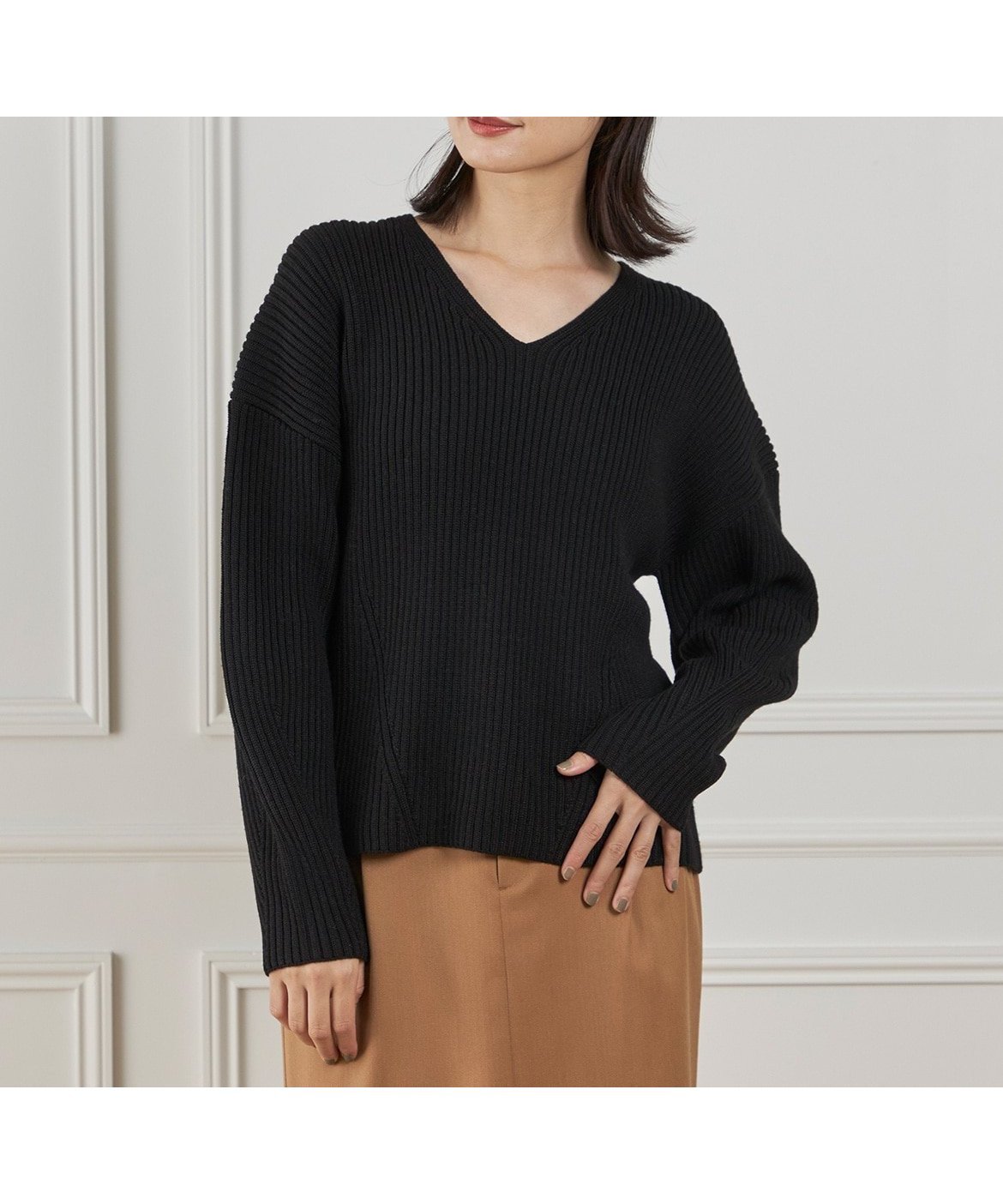 【イネド/INED】のVネックプルオーバーニット インテリア・キッズ・メンズ・レディースファッション・服の通販 founy(ファニー) 　ファッション　Fashion　レディースファッション　Fashion for Women　トップス・カットソー　Cut & Sew Tops　ニット　Knit Tops & Sweaters　カジュアルプルオーバー・ニットトップス　Pullovers & Knit Tops / Casual Pullovers　Vネックトップス　V-Neck Tops / V-Cut Neckline Shirts　シンプル　Simple, Minimal　スマート　Smart, Elegant　デコルテ　Décolleté, Neckline　ブラック|ID: prp329100004828015 ipo3291000000035135337