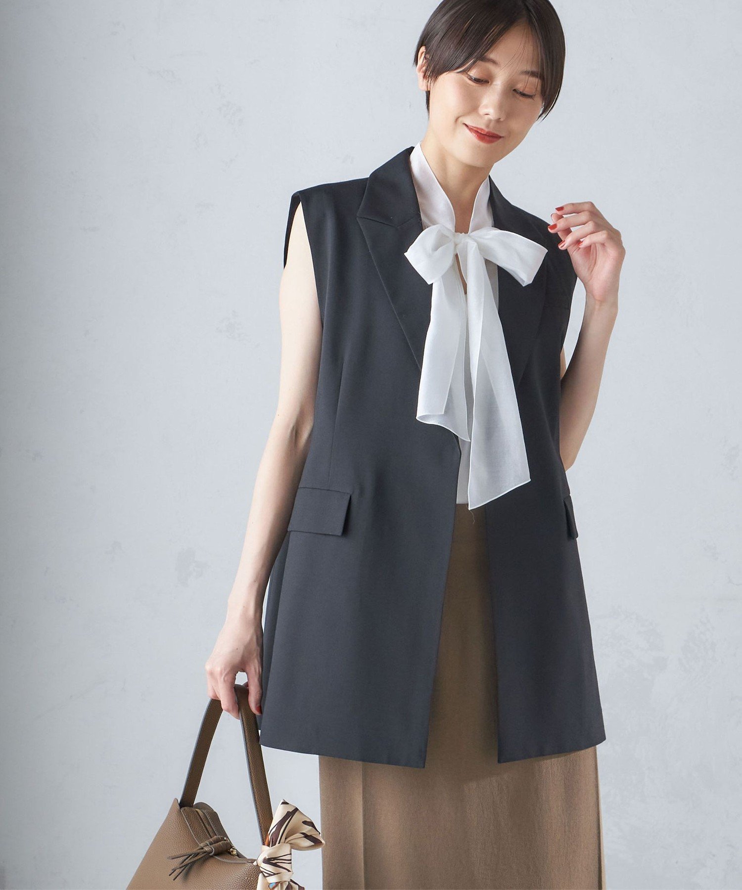 【シップス フォー ウィメン/SHIPS】のウール混 ボックス テーラード ジレ インテリア・キッズ・メンズ・レディースファッション・服の通販 founy(ファニー) 　ファッション　Fashion　レディースファッション　Fashion for Women　アウター　Coat / Outerwear Collection　トップス・カットソー　Cut & Sew Tops　ベスト&ジレ / 重ね着スタイル　Vests & Gilets　アクセサリー　Fashion Accessories　カットソー　Cut and Sewn Top　ジャケット　Jacket, Outerwear　テーラード　Tailored, Tailored Fit　定番　Standard, Basic Item　ノースリーブ　Sleeveless, No-Sleeve　バランス　Balance, Style Balance　ボックス　Boxy, Box Shape　マニッシュ　Mannish, Boyish　おすすめ　Recommended / Our Picks　ブラック|ID: prp329100004828189 ipo3291000000035137434