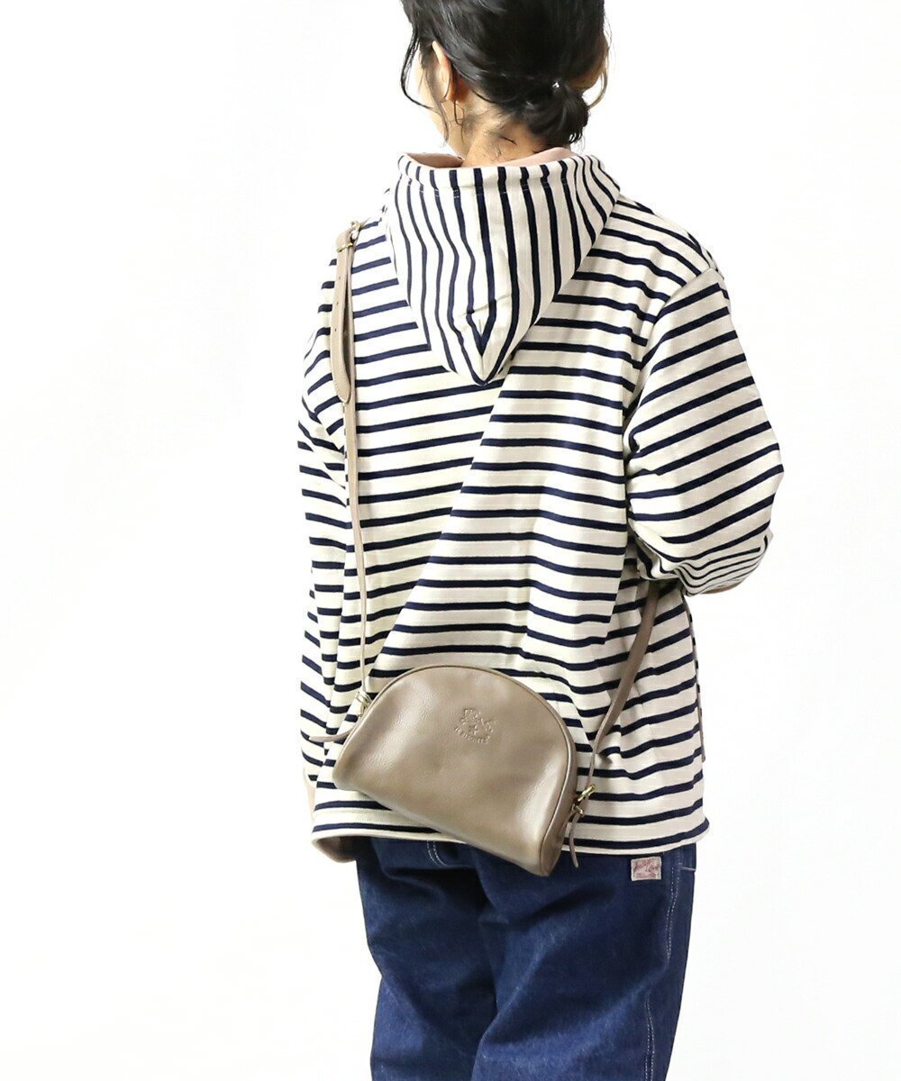 【ブルーコムブルー/BLEU COMME BLEU】のイルビゾンテ 半月型ミニショルダーバッグ インテリア・キッズ・メンズ・レディースファッション・服の通販 founy(ファニー) 　ファッション　Fashion　レディースファッション　Fashion for Women　バッグ　Bags　コンパクト　Compact, Small Size　ショルダー　Shoulder, Shoulder Strap　シンプル　Simple, Minimal　ハンカチ　Handkerchief, Hanky　フォルム　Silhouette, Form　ラウンド　Round, Round Neck　定番　Standard, Basic Item　旅行　Travel　財布　Wallet, Purse　18|ID: prp329100004828216 ipo3291000000035137739