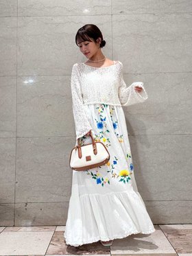 【スナイデル/SNIDEL】 フラワーエンブロイダリーマキシワンピース人気、トレンドファッション・服の通販 founy(ファニー) ファッション Fashion レディースファッション Fashion for Women ワンピース Dresses マキシ丈ワンピース・ロングドレス Maxi Dresses / Long One-Pieces イエロー Yellow インド Indian Textile エアリー Airy Texture カラフル Colorful Design ギャザー Gathered, Ruffled クラシカル Classical, Vintage-Inspired 今季 This Season, Current Season ストレート Straight, Straight Cut スマート Smart, Elegant デコルテ Décolleté, Neckline フィット Fit, Slim Fit フェミニン Feminine, Girly マキシ Maxi, Full Length ラップ Wrap, Wrap Design リゾート Resort, Vacation Style リラックス Relax, Relaxed Fit レース Lace, Lace Fabric ロマンティック Romantic, Feminine Style おすすめ Recommended / Our Picks 夏 Summer |ID:prp329100004828230