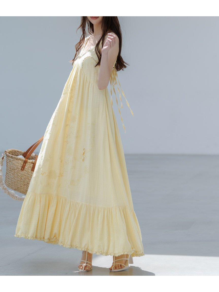 【スナイデル/SNIDEL】のフラワーエンブロイダリーマキシワンピース インテリア・キッズ・メンズ・レディースファッション・服の通販 founy(ファニー) 　ファッション　Fashion　レディースファッション　Fashion for Women　ワンピース　Dresses　マキシ丈ワンピース・ロングドレス　Maxi Dresses / Long One-Pieces　イエロー　Yellow　インド　Indian Textile　エアリー　Airy Texture　カラフル　Colorful Design　ギャザー　Gathered, Ruffled　クラシカル　Classical, Vintage-Inspired　今季　This Season, Current Season　ストレート　Straight, Straight Cut　スマート　Smart, Elegant　デコルテ　Décolleté, Neckline　フィット　Fit, Slim Fit　フェミニン　Feminine, Girly　マキシ　Maxi, Full Length　ラップ　Wrap, Wrap Design　リゾート　Resort, Vacation Style　リラックス　Relax, Relaxed Fit　レース　Lace, Lace Fabric　ロマンティック　Romantic, Feminine Style　おすすめ　Recommended / Our Picks　夏　Summer　YEL[032]|ID: prp329100004828230 ipo3291000000035137910