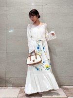 【スナイデル/SNIDEL】のフラワーエンブロイダリーマキシワンピース 人気、トレンドファッション・服の通販 founy(ファニー) ファッション Fashion レディースファッション Fashion for Women ワンピース Dresses マキシ丈ワンピース・ロングドレス Maxi Dresses / Long One-Pieces イエロー Yellow インド Indian Textile エアリー Airy Texture カラフル Colorful Design ギャザー Gathered, Ruffled クラシカル Classical, Vintage-Inspired 今季 This Season, Current Season ストレート Straight, Straight Cut スマート Smart, Elegant デコルテ Décolleté, Neckline フィット Fit, Slim Fit フェミニン Feminine, Girly マキシ Maxi, Full Length ラップ Wrap, Wrap Design リゾート Resort, Vacation Style リラックス Relax, Relaxed Fit レース Lace, Lace Fabric ロマンティック Romantic, Feminine Style おすすめ Recommended / Our Picks 夏 Summer |ID:prp329100004828230