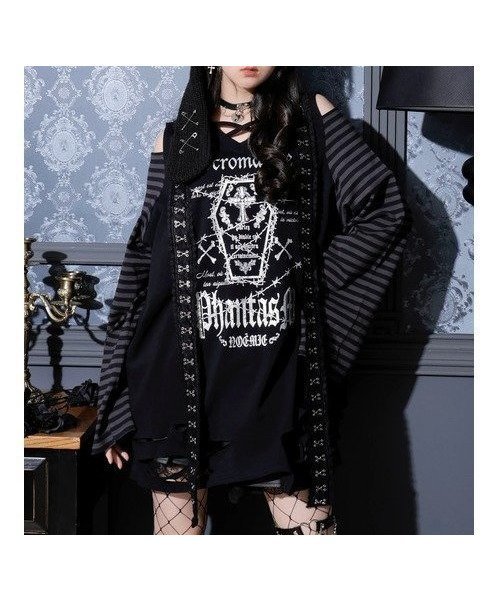 【ノエミ/NOEMIE】のメニーレースホックダメージロングTシャツ インテリア・キッズ・メンズ・レディースファッション・服の通販 founy(ファニー) 　ファッション　Fashion　レディースファッション　Fashion for Women　トップス・カットソー　Cut & Sew Tops　シャツ・ブラウス・オフィスカジュアル　Elegant Blouses & Button-Ups　ロングTシャツ・Tシャツ　Longline T-Shirts & Tees　おすすめ　Recommended / Our Picks　ショルダー　Shoulder, Shoulder Strap　ダメージ　Distressed, Destroyed　フロント　Front, Front Design　レース　Lace, Lace Fabric　ロング　Long, Long-Length　濃グレー|ID: prp329100004828299 ipo3291000000035138595
