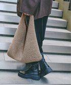 【ル タロン/Le Talon】のHELEN MOORE/ヘレンムーア REVERSIBLEBAG 人気、トレンドファッション・服の通販 founy(ファニー) ファッション Fashion レディースファッション Fashion for Women バッグ Bags アクセサリー Fashion Accessories クッション Cushion, Throw Pillow スマート Smart, Elegant ハンド Hand, Handmade フェイクファー Faux Fur, Imitation Fur thumbnail ベージュ|ID: prp329100004828308 ipo3291000000035138670