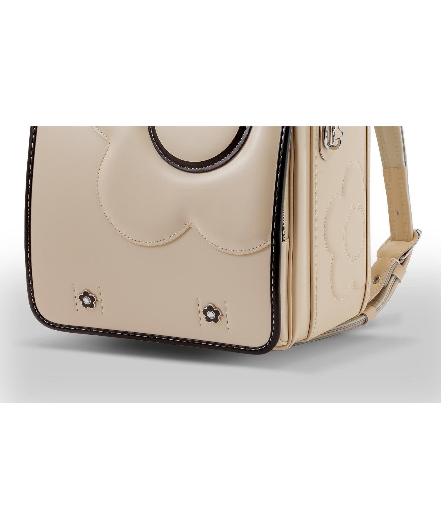 【シフォン/SHIFFON / KIDS】のMARY QUANT/MQR-20001 ビッグフラワー エンボスランドセル インテリア・キッズ・メンズ・レディースファッション・服の通販 founy(ファニー) 　ファッション　Fashion　キッズファッション　Fashion for Kids　クッション　Cushion, Throw Pillow　抗菌　Antibacterial, Bacteria-Resistant　ダメージ　Distressed, Destroyed　パイピング　Piping, Trim Design　ビッグ　Big, Oversized　フィット　Fit, Slim Fit　フラット　Flat, Flat Shoes　フラワー　Flower, Floral　プリント　Print, Printed Pattern　ポケット　Pocket, Pocket Detail　ミニスカート　Mini Skirt, Short Skirt　ラウンド　Round, Round Neck　white|ID: prp329100004828323 ipo3291000000035138846