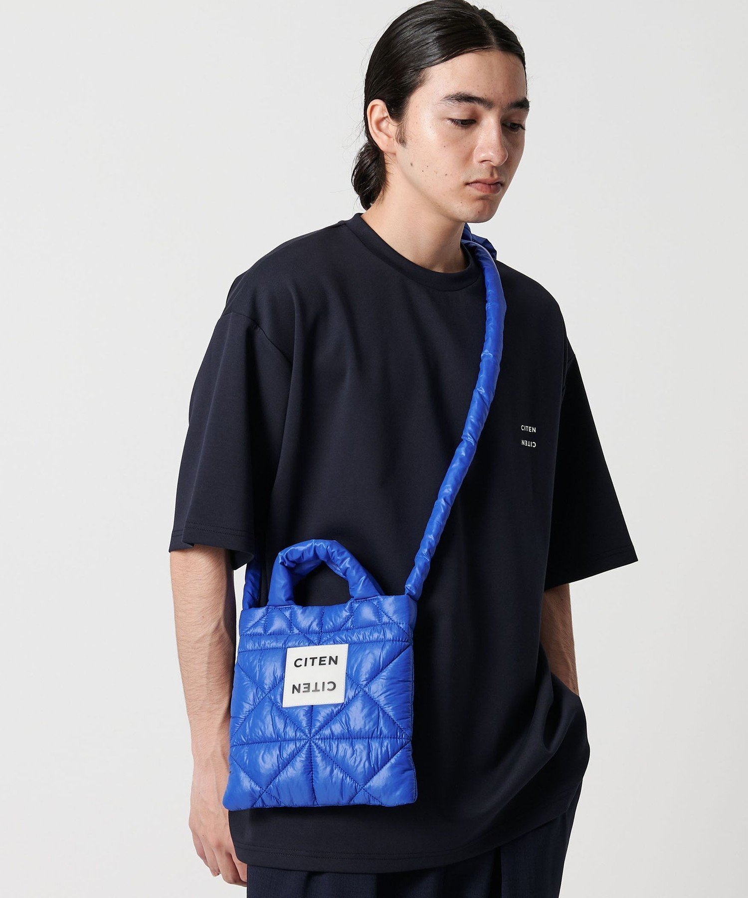 【シテン/CITEN】のCITEN CITENパデッドトートS インテリア・キッズ・メンズ・レディースファッション・服の通販 founy(ファニー) 　ファッション　Fashion　レディースファッション　Fashion for Women　バッグ　Bags　キルティング　Quilted, Quilting　ショルダー　Shoulder, Shoulder Strap　スクエア　Square, Square Shape　トライアングル　Triangle, Triangular Shape　フィット　Fit, Slim Fit　マグネット　Magnet, Magnetic Closure　ROYAL|ID: prp329100004828379 ipo3291000000035139410