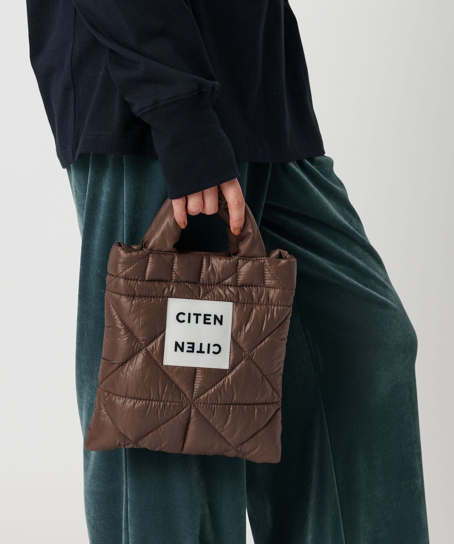 【シテン/CITEN】のCITEN CITENパデッドトートS インテリア・キッズ・メンズ・レディースファッション・服の通販 founy(ファニー) 　ファッション　Fashion　レディースファッション　Fashion for Women　バッグ　Bags　キルティング　Quilted, Quilting　ショルダー　Shoulder, Shoulder Strap　スクエア　Square, Square Shape　トライアングル　Triangle, Triangular Shape　フィット　Fit, Slim Fit　マグネット　Magnet, Magnetic Closure　DK.BROWN|ID: prp329100004828379 ipo3291000000035139420