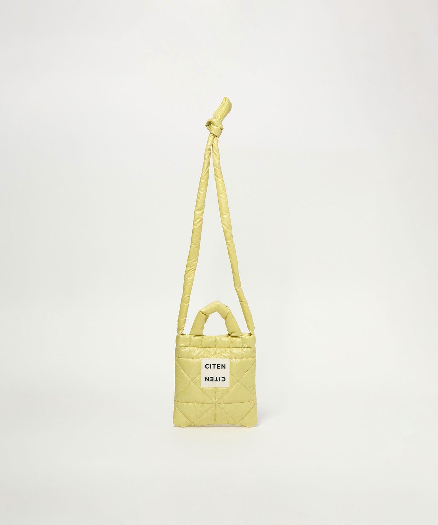 【シテン/CITEN】のCITEN CITENパデッドトートS インテリア・キッズ・メンズ・レディースファッション・服の通販 founy(ファニー) 　ファッション　Fashion　レディースファッション　Fashion for Women　バッグ　Bags　キルティング　Quilted, Quilting　ショルダー　Shoulder, Shoulder Strap　スクエア　Square, Square Shape　トライアングル　Triangle, Triangular Shape　フィット　Fit, Slim Fit　マグネット　Magnet, Magnetic Closure　CREAM|ID: prp329100004828379 ipo3291000000035139426