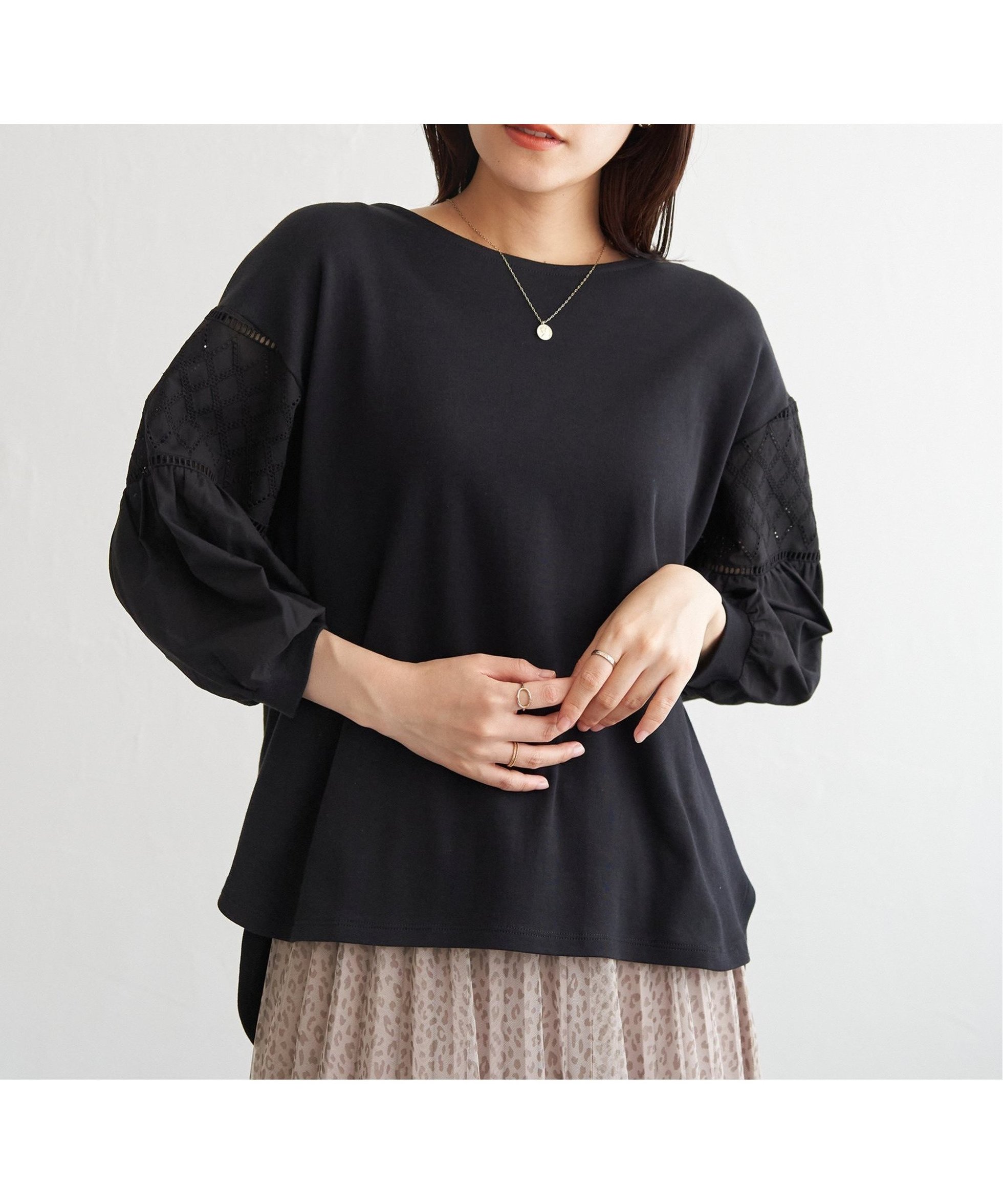 【イッカ/ikka】の【親子コーデ】袖キカレース切り替えプルオーバー インテリア・キッズ・メンズ・レディースファッション・服の通販 founy(ファニー) 　ファッション　Fashion　レディースファッション　Fashion for Women　トップス・カットソー　Cut & Sew Tops　カジュアルプルオーバー・ニットトップス　Pullovers & Knit Tops / Casual Pullovers　おすすめ　Recommended / Our Picks　カットソー　Cut and Sewn Top　コンビ　Combo, Combination Style　ドッキング　Docking, Mixed Material　フェミニン　Feminine, Girly　レース　Lace, Lace Fabric　秋　Autumn　ブラック|ID: prp329100004828385 ipo3291000000035139482