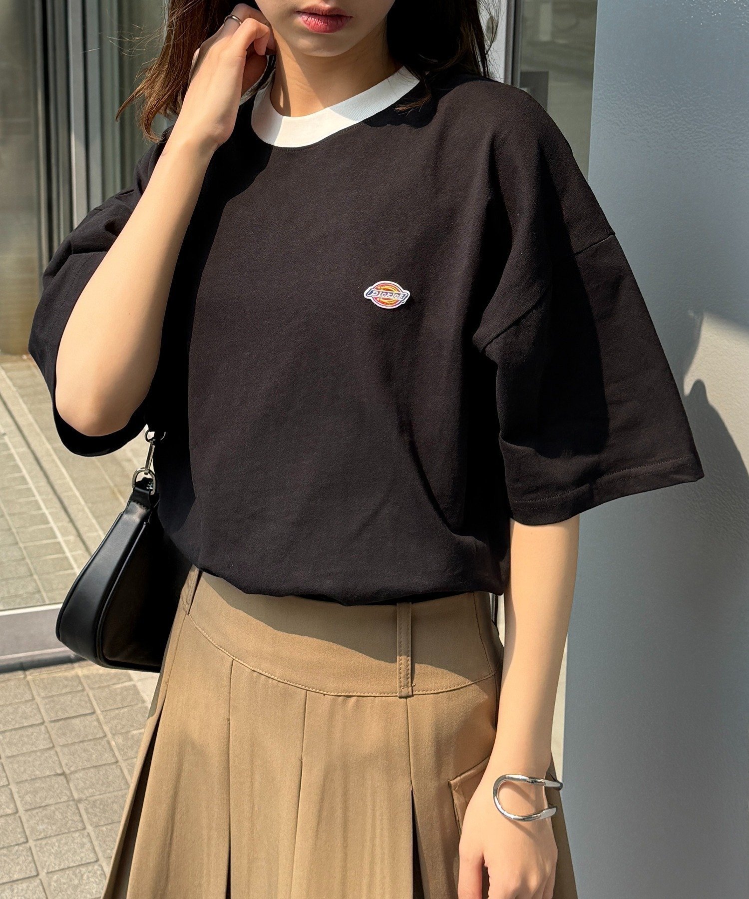 【セットアップセブン/SETUP7】のDickies/【別注】左胸刺繍ワッペンTシャツ 5222-TTMDK2 ディッキーズ インテリア・キッズ・メンズ・レディースファッション・服の通販 founy(ファニー) 　ファッション　Fashion　レディースファッション　Fashion for Women　トップス・カットソー　Cut & Sew Tops　シャツ・ブラウス・オフィスカジュアル　Elegant Blouses & Button-Ups　ロングTシャツ・Tシャツ　Longline T-Shirts & Tees　アウトドア　Outdoor Clothing　カーゴパンツ　Cargo Pants, Utility Pants　ショート　Short, Short Length　シンプル　Simple, Minimal　スタイリッシュ　Stylish, Fashionable　スニーカー　Sneakers, Trainers　デニム　Denim, Jeans Material　トレンド　Trend, Trending Now　定番　Standard, Basic Item　ハーフ　Half, Half-Length　別注　Limited Edition, Custom Order　リラックス　Relax, Relaxed Fit　ワーク　Workwear, Utility Style　再入荷　Restock / Back in Stock　おすすめ　Recommended / Our Picks　夏　Summer　BLK1|ID: prp329100004828392 ipo3291000000035139567