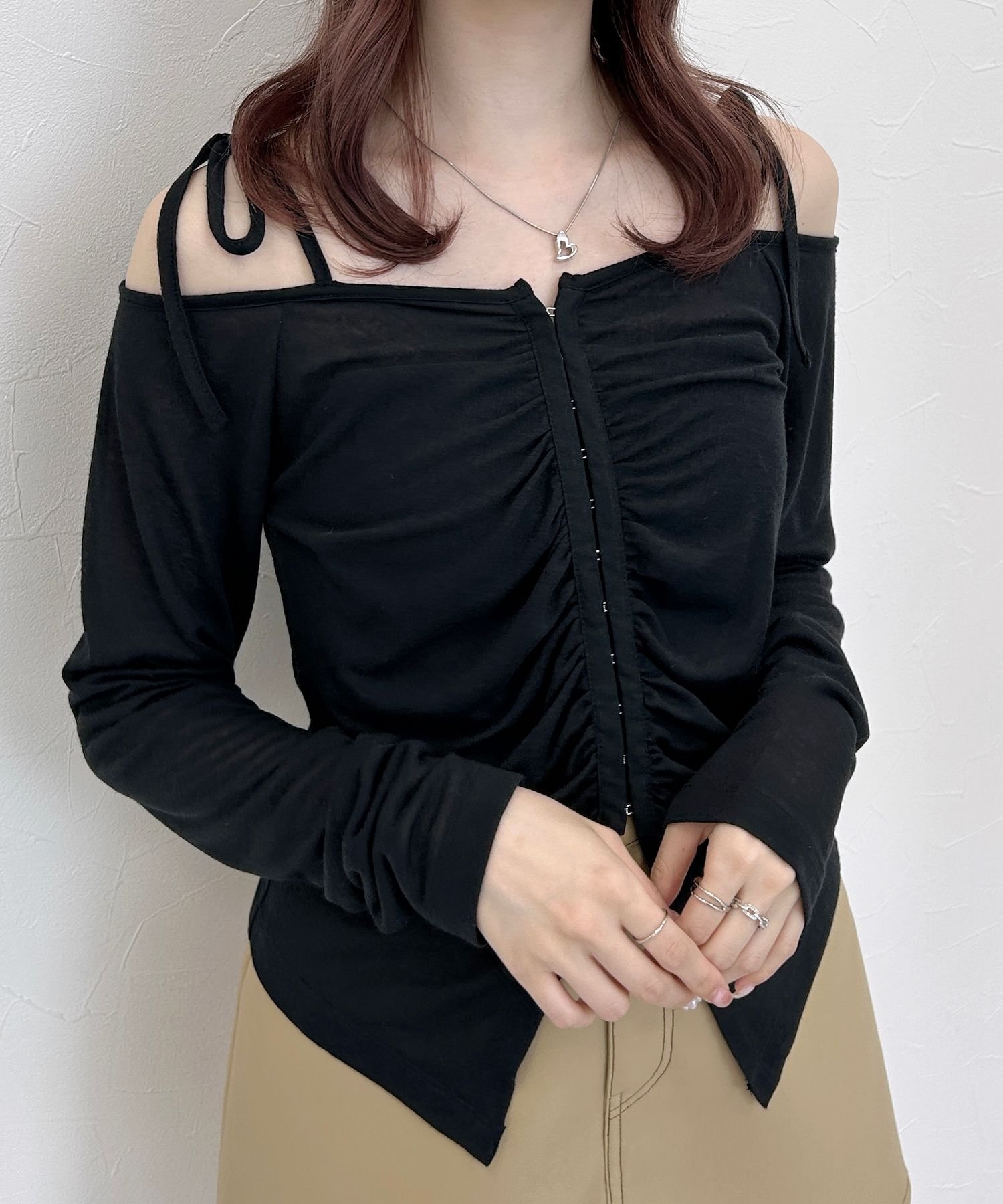 【ヘザー/Heather】のギャザーフロントホックプルオーバー インテリア・キッズ・メンズ・レディースファッション・服の通販 founy(ファニー) 　ファッション　Fashion　レディースファッション　Fashion for Women　トップス・カットソー　Cut & Sew Tops　カジュアルプルオーバー・ニットトップス　Pullovers & Knit Tops / Casual Pullovers　おすすめ　Recommended / Our Picks　インナー　Innerwear　カットソー　Cut and Sewn Top　スリット　Slit, Slit Detail　デニム　Denim, Jeans Material　トレンド　Trend, Trending Now　フロント　Front, Front Design　ブラック|ID: prp329100004828404 ipo3291000000035139715