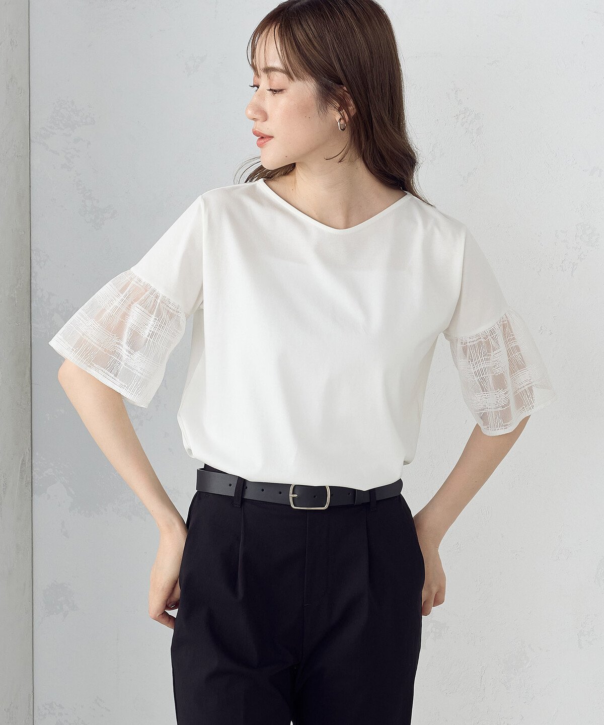 【コムサイズム/COMME CA ISM】の速乾 袖レース 半袖カットソー インテリア・キッズ・メンズ・レディースファッション・服の通販 founy(ファニー) 　ファッション　Fashion　レディースファッション　Fashion for Women　トップス・カットソー　Cut & Sew Tops　カットソー・ベーシックTシャツ　Cut-and-Sewn Tops / Stretch Tees & Basics　カットソー　Cut and Sewn Top　ギャザー　Gathered, Ruffled　スリット　Slit, Slit Detail　レース　Lace, Lace Fabric　半袖　Short Sleeve, Half Sleeve　ホワイト|ID: prp329100004828432 ipo3291000000035139917