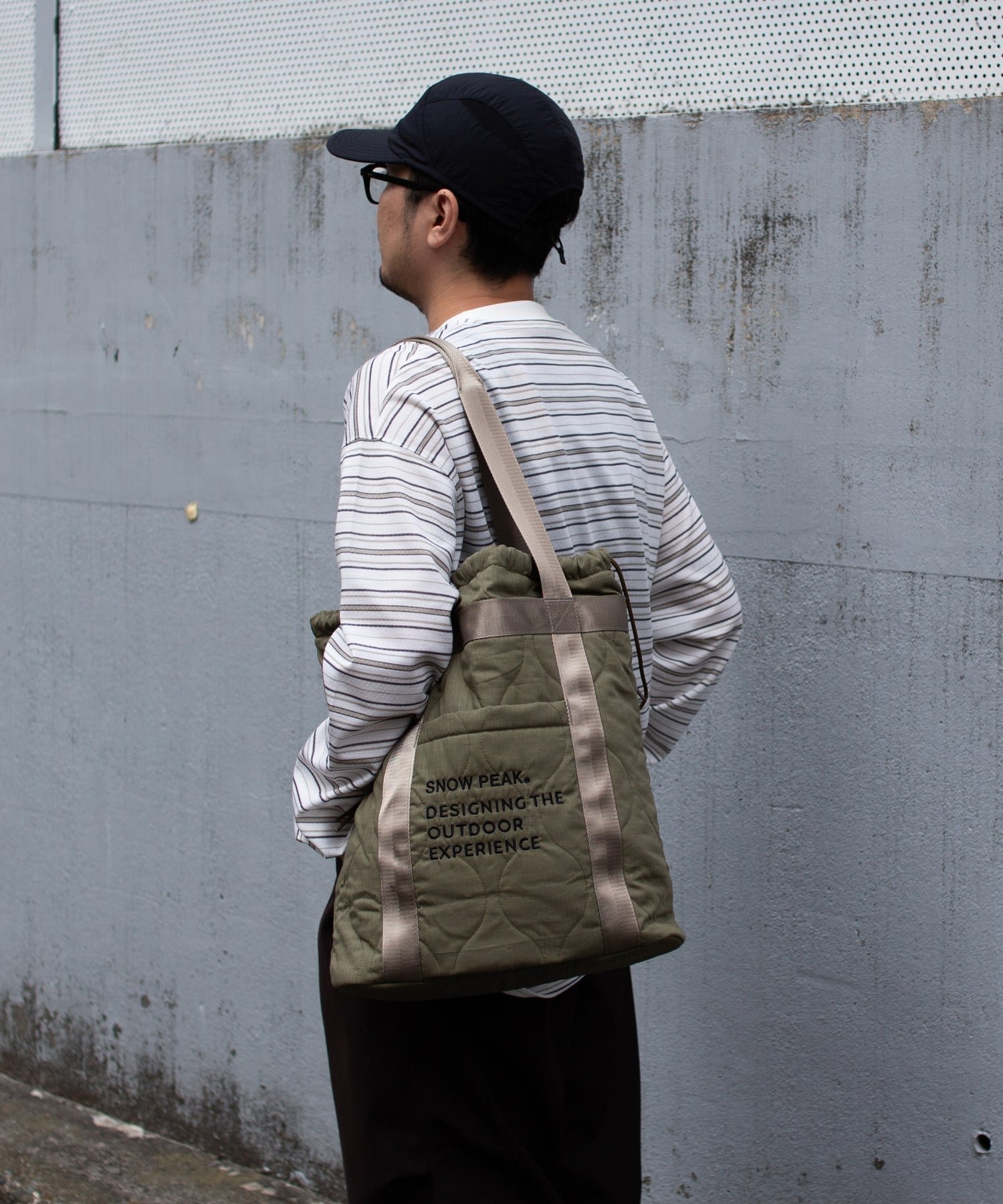 【スノーピーク/SNOW PEAK】のQuilted Ripstop Tote 人気、トレンドファッション・服の通販 founy(ファニー) 　ファッション　Fashion　レディースファッション　Fashion for Women　バッグ　Bags　キルティング　Quilted, Quilting　キルト　Quilt, Quilted Fabric　巾着　Drawstring Bag, Kinchaku　軽量　Lightweight, Ultra Light　スリーブ　Sleeve, Long Sleeve / Short Sleeve　ドット　Polka Dot, Dot Pattern　ドローコード　Drawcord, Drawstring Cord　ポケット　Pocket, Pocket Detail　ミリタリー　Military, Army Style　リップ　Lip, Lip Motif　A/W・秋冬　Autumn/Winter　冬　Winter / This Winter　ビジネス 仕事 通勤　Business / Work / Commuting　2025年　2025　2025-2026秋冬・A/W　Autumn/Winter 2025–26 AW25–26　 other-1|ID: prp329100004828443 ipo3291000000035139983