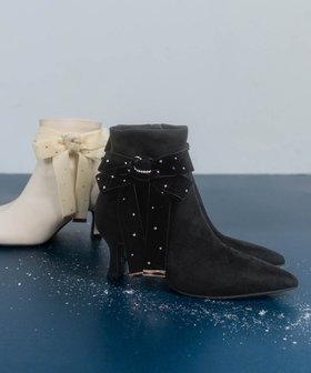 【ランダ/RANDA】の【Holiday Collection】2WAYビジューベロアリボンショートブーツ 人気、トレンドファッション・服の通販 founy(ファニー) ファッション Fashion レディースファッション Fashion for Women クッション Cushion, Throw Pillow ショート Short, Short Length ストレッチ Stretch, Stretchy Fabric タイツ Tights, Legwear ビジュー Bijou, Jewel-like Accent フィット Fit, Slim Fit ベロア Velour, Soft Velvet リボン Ribbon, Bow ループ Loop, Loop Knit 冬 Winter / This Winter |ID:prp329100004828452