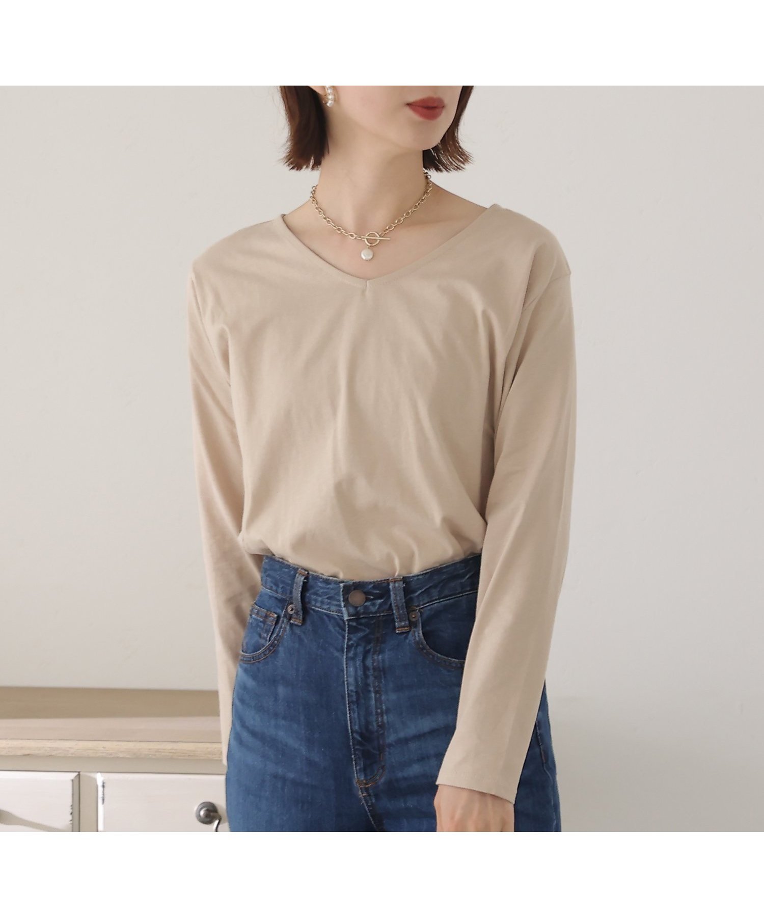 【プールヴー/PourVous】の脇タックVネック長袖カットソーカットソーきれいめトップス長袖七分袖ブラウス インテリア・キッズ・メンズ・レディースファッション・服の通販 founy(ファニー) 　ファッション　Fashion　レディースファッション　Fashion for Women　トップス・カットソー　Cut & Sew Tops　シャツ・ブラウス・オフィスカジュアル　Elegant Blouses & Button-Ups　カットソー・ベーシックTシャツ　Cut-and-Sewn Tops / Stretch Tees & Basics　Vネックトップス　V-Neck Tops / V-Cut Neckline Shirts　長袖　Long Sleeve, Full Sleeve　ライトベージュ|ID: prp329100004828478 ipo3291000000035140235