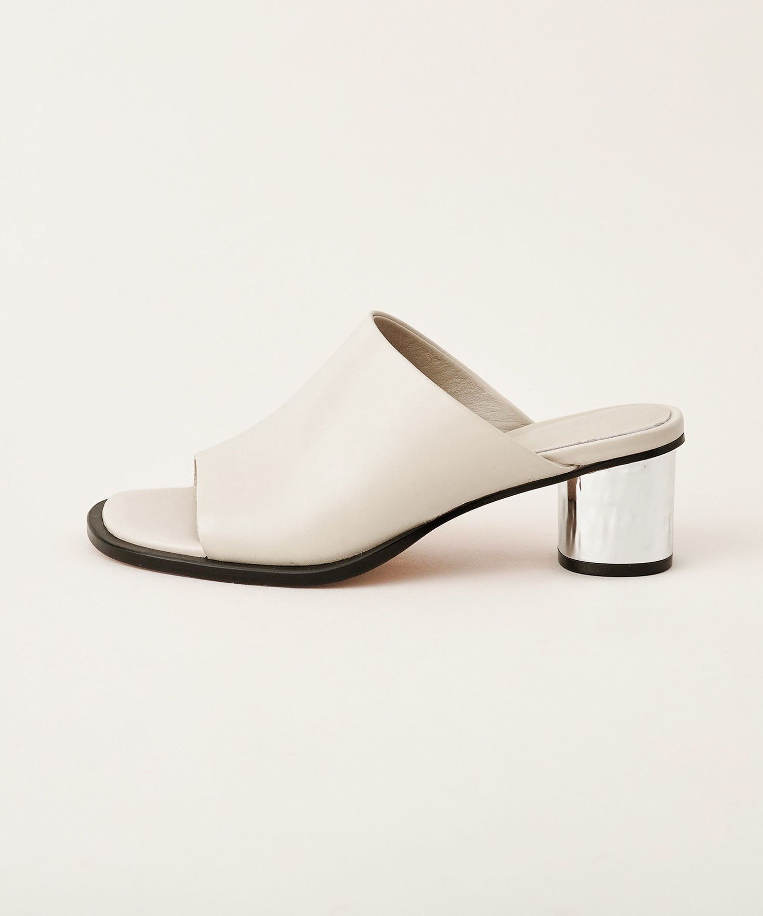 【ユナイテッドアローズ/UNITED ARROWS】のメタリックヒール サンダル50↑ インテリア・キッズ・メンズ・レディースファッション・服の通販 founy(ファニー) ファッション Fashion レディースファッション Fashion for Women カーゴパンツ Cargo Pants, Utility Pants サンダル Sandals, Summer Shoes シルバー Silver, Metallic Silver シンプル Simple, Minimal ミュール Mule, Backless Shoes ワンポイント One Point, Statement Accent アウトレット Outlet / Clearance OFF WHITE|ID: prp329100004828520 ipo3291000000035140653