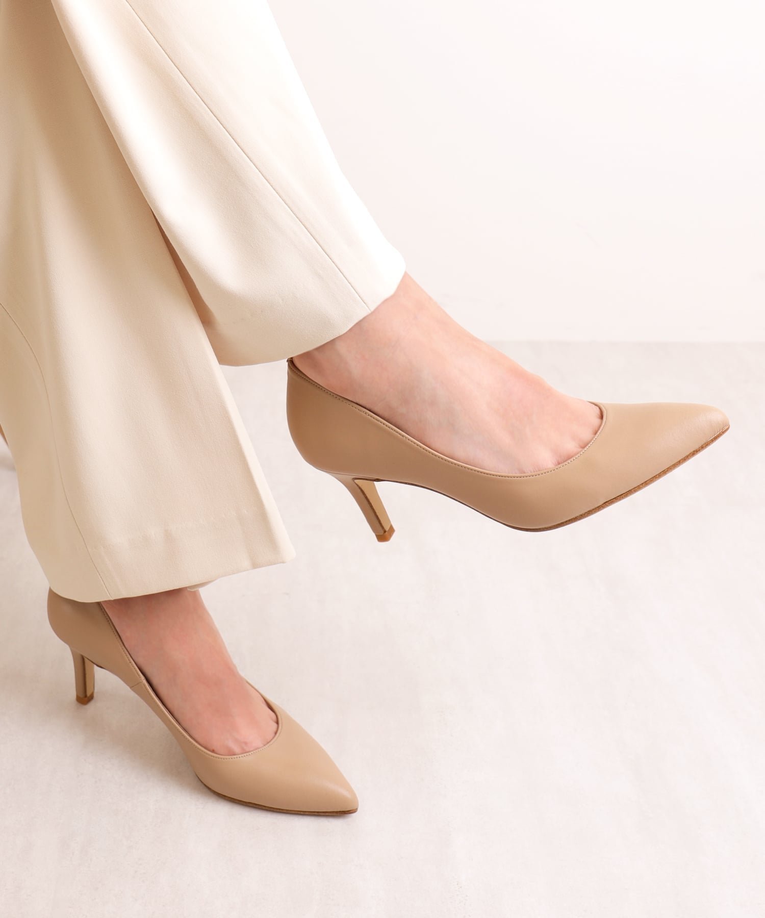 【アルテミス バイ ダイアナ/artemis by DIANA】のポインテッドプレーンパンプス インテリア・キッズ・メンズ・レディースファッション・服の通販 founy(ファニー) ファッション Fashion レディースファッション Fashion for Women シンプル Simple, Minimal ビジネス 仕事 通勤 Business / Work / Commuting トープジンコウスムース|ID: prp329100004828523 ipo3291000000035140669