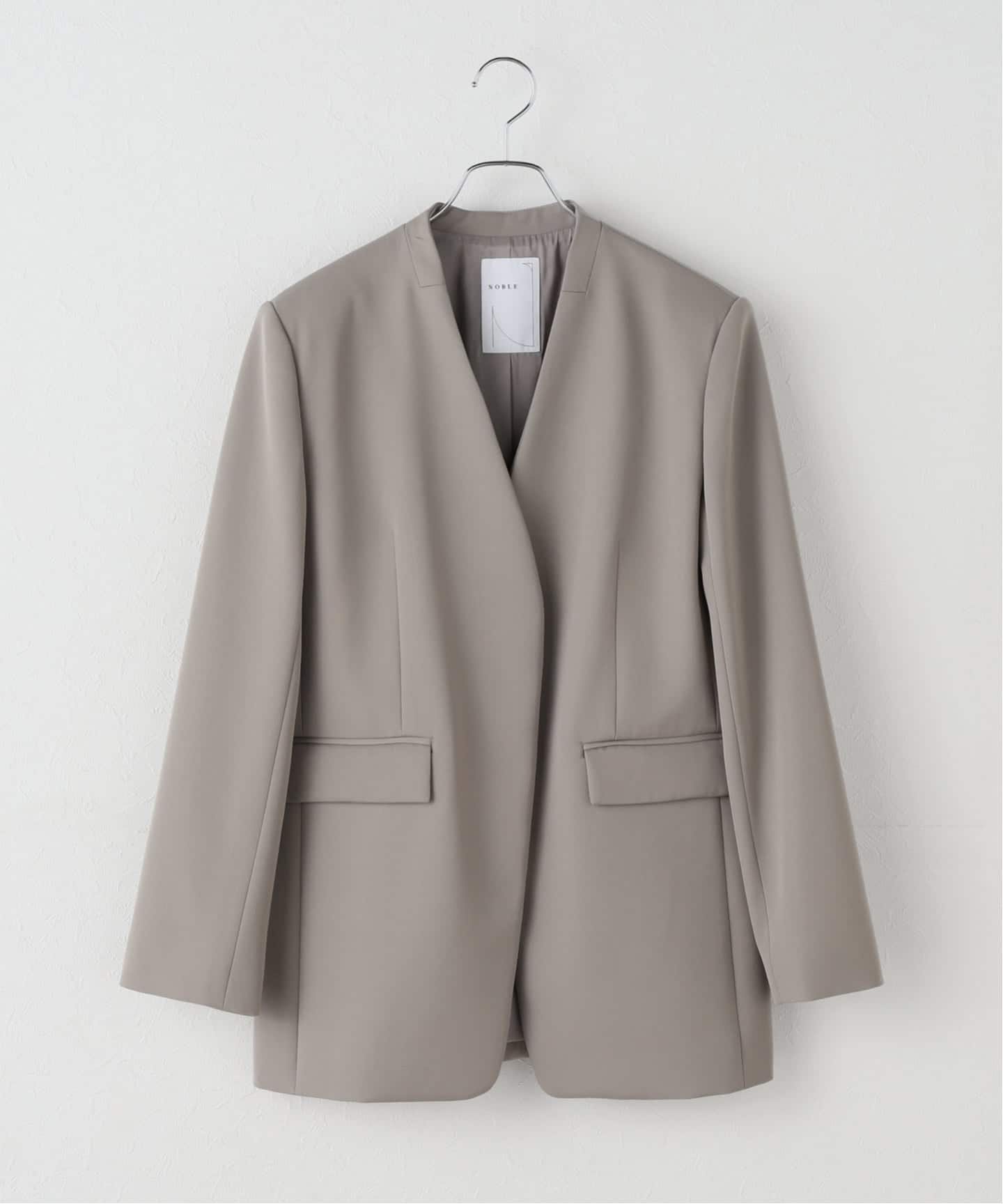 【ノーブル / スピック&スパン/NOBLE / Spick & Span】のVカラードスキンジャケット インテリア・キッズ・メンズ・レディースファッション・服の通販 founy(ファニー) 　ファッション　Fashion　レディースファッション　Fashion for Women　アウター　Coat / Outerwear Collection　レディースジャケット・軽アウター　Jackets　おすすめ　Recommended / Our Picks　オケージョン　Occasion Wear　カーディガン　Cardigan, Knitwear　シンプル　Simple, Minimal　ジャケット　Jacket, Outerwear　エレガント 上品　Elegant　ベージュ A|ID: prp329100004828545 ipo3291000000035140864
