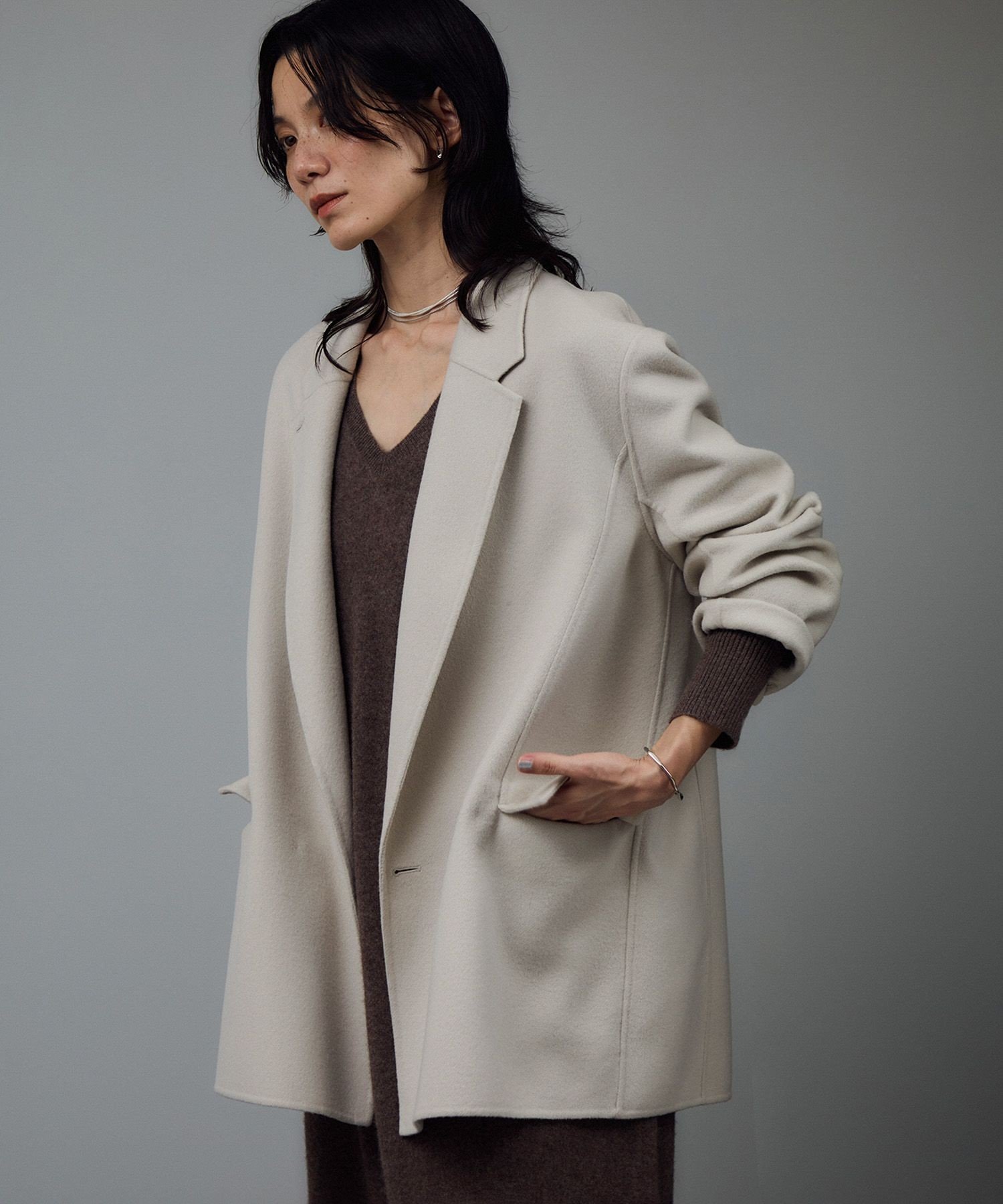 【サロン アダム エ ロペ/SALON adam et rope'】のシャルムリバージャケットコート / ミドルウールコート インテリア・キッズ・メンズ・レディースファッション・服の通販 founy(ファニー) 　ファッション　Fashion　レディースファッション　Fashion for Women　アウター　Coat / Outerwear Collection　コート・ロングコート・ピーコート　Long Coats, Peacoats & More　レディースジャケット・軽アウター　Jackets　シンプル　Simple, Minimal　ジャケット　Jacket, Outerwear　スウェット / スエット　Sweatshirt, Sweatwear　スラックス　Slacks, Dress Pants　タートルネック　Turtleneck, High Neck　デニム　Denim, Jeans Material　トレンド　Trend, Trending Now　ドレープ　Drape, Draping Fabric　なめらか　Smooth, Silky Texture　ポケット　Pocket, Pocket Detail　ミドル　Middle Length, Mid Height　ラグジュアリー　Luxury, Elegant　エレガント 上品　Elegant　オフホワイト(15)|ID: prp329100004828547 ipo3291000000035140870