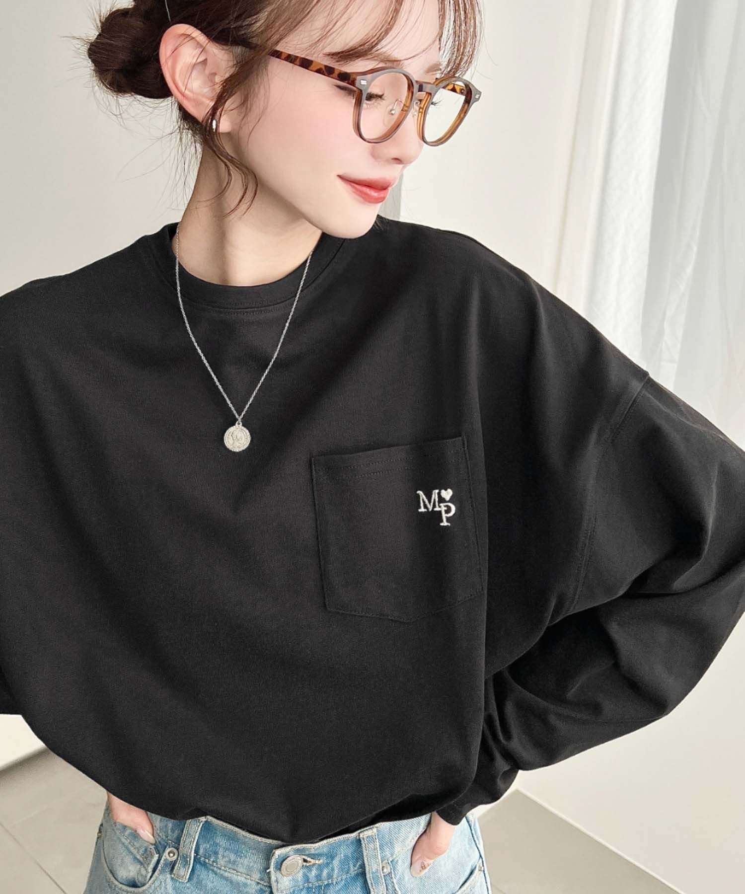 【モーメントプラス/moment+ / MEN】のワンポイント刺繍ポケットロンT インテリア・キッズ・メンズ・レディースファッション・服の通販 founy(ファニー) 　ファッション　Fashion　メンズファッション　Fashion for Men　カーディガン　Cardigan, Knitwear　キャミワンピース　Cami Dress, Slip Dress　ショート　Short, Short Length　シンプル　Simple, Minimal　トレンド　Trend, Trending Now　ベーシック　Basic, Essential　ボトム　Bottoms, Lower Wear　ポケット　Pocket, Pocket Detail　ルーズ　Loose, Oversized　ワンポイント　One Point, Statement Accent　再入荷　Restock / Back in Stock　プチプライス・低価格　Affordable / Budget Price　おすすめ　Recommended / Our Picks　ブラック|ID: prp329100004828565 ipo3291000000035141027