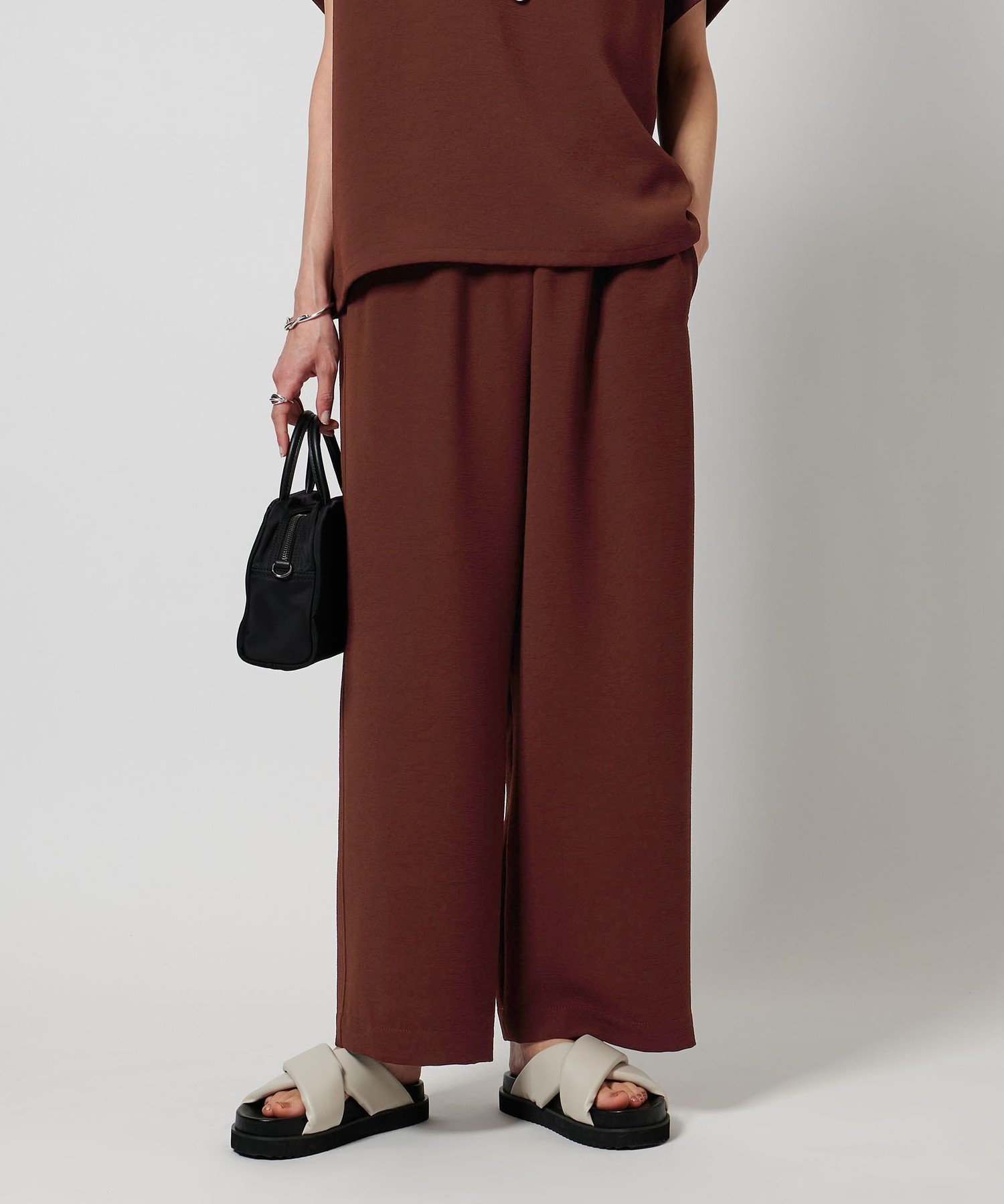 【ユナイテッドアローズ/UNITED ARROWS】のCOMFY ストレート イージーパンツ -吸水速乾 UVカット ウォッシャブル- インテリア・キッズ・メンズ・レディースファッション・服の通販 founy(ファニー) 　ファッション　Fashion　レディースファッション　Fashion for Women　パンツ　Pants & Trousers　ウォッシャブル　Machine Washable　カットソー　Cut and Sewn Top　吸水　Absorbent, Quick-Dry　シンプル　Simple, Minimal　ジャケット　Jacket, Outerwear　ストレート　Straight, Straight Cut　セットアップ　Set-Up, Coordinated Outfit　ドローストリング　Drawstring, Pull Cord　ノースリーブ　Sleeveless, No-Sleeve　人気　Popular, Best Seller　ハーフ　Half, Half-Length　ファブリック　Fabric, Textile　ベスト　Vest, Waistcoat　別注　Limited Edition, Custom Order　半袖　Short Sleeve, Half Sleeve　リラックス　Relax, Relaxed Fit　ワーク　Workwear, Utility Style　おすすめ　Recommended / Our Picks　ビジネス 仕事 通勤　Business / Work / Commuting　WINE|ID: prp329100004828629 ipo3291000000035141863