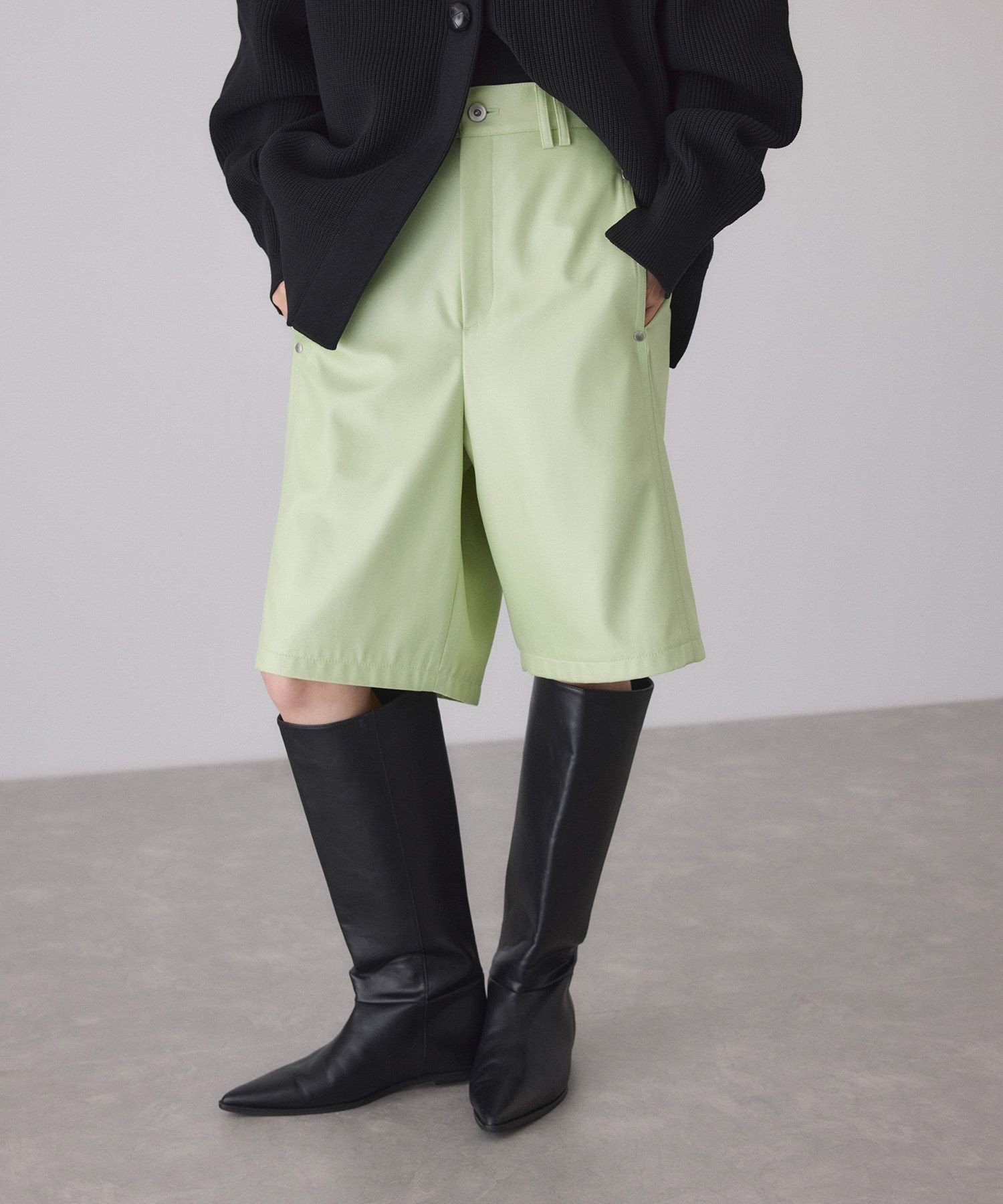 【アダム エ ロペ/ADAM ET ROPE'】のグロスコクーンハーフパンツ 人気、トレンドファッション・服の通販 founy(ファニー) 　ファッション　Fashion　レディースファッション　Fashion for Women　パンツ　Pants & Trousers　ショートパンツ・ハーフパンツ　High-Waisted & Relaxed Shorts　カーディガン　Cardigan, Knitwear　ダウン　Down, Puffer　ハーフ　Half, Half-Length　フロント　Front, Front Design　ボンディング　Bonding, Bonded Fabric　ポケット　Pocket, Pocket Detail　リラックス　Relax, Relaxed Fit　ループ　Loop, Loop Knit　おすすめ　Recommended / Our Picks　2025年　2025　2025-2026秋冬・A/W　Autumn/Winter 2025–26 AW25–26　 other-1|ID: prp329100004828638 ipo3291000000035141985