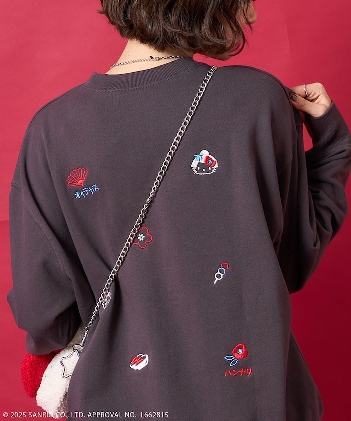 【フリークスストア/FREAK'S STORE】のはんなり HELLO KITTY スウェット 25AW インテリア・キッズ・メンズ・レディースファッション・服の通販 founy(ファニー) 　ファッション　Fashion　レディースファッション　Fashion for Women　トップス・カットソー　Cut & Sew Tops　レディースパーカー・カジュアルフーディー　Casual Hoodies & Sweatshirts　スウェット・クルーネックトップス　Sweatshirts & Crewnecks / Relaxed Fit Sweat Tops　2025年　2025　2025-2026秋冬・A/W　Autumn/Winter 2025–26 AW25–26　冬　Winter / This Winter　スウェット / スエット　Sweatshirt, Sweatwear　スペシャル　Special, Limited Edition　パープル　Purple, Violet　ビッグ　Big, Oversized　フロント　Front, Front Design　モチーフ　Motif, Design Theme　ワンポイント　One Point, Statement Accent　A/W・秋冬　Autumn/Winter　チャコールグレー|ID: prp329100004828723 ipo3291000000035142896