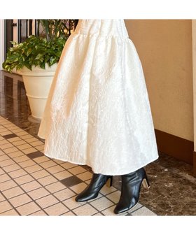 【フューティアランド/futier land】のジャガードフラワーティアードフレアスカート 人気、トレンドファッション・服の通販 founy(ファニー) ファッション Fashion レディースファッション Fashion for Women スカート Skirts Aライン・フレアスカート A-Line & Flared Skirts 切替 Switching, Contrast Panel シンプル Simple, Minimal ジャケット Jacket, Outerwear ティアードスカート Tiered Skirt, Flounced Skirt フラワー Flower, Floral おすすめ Recommended / Our Picks |ID:prp329100004828778