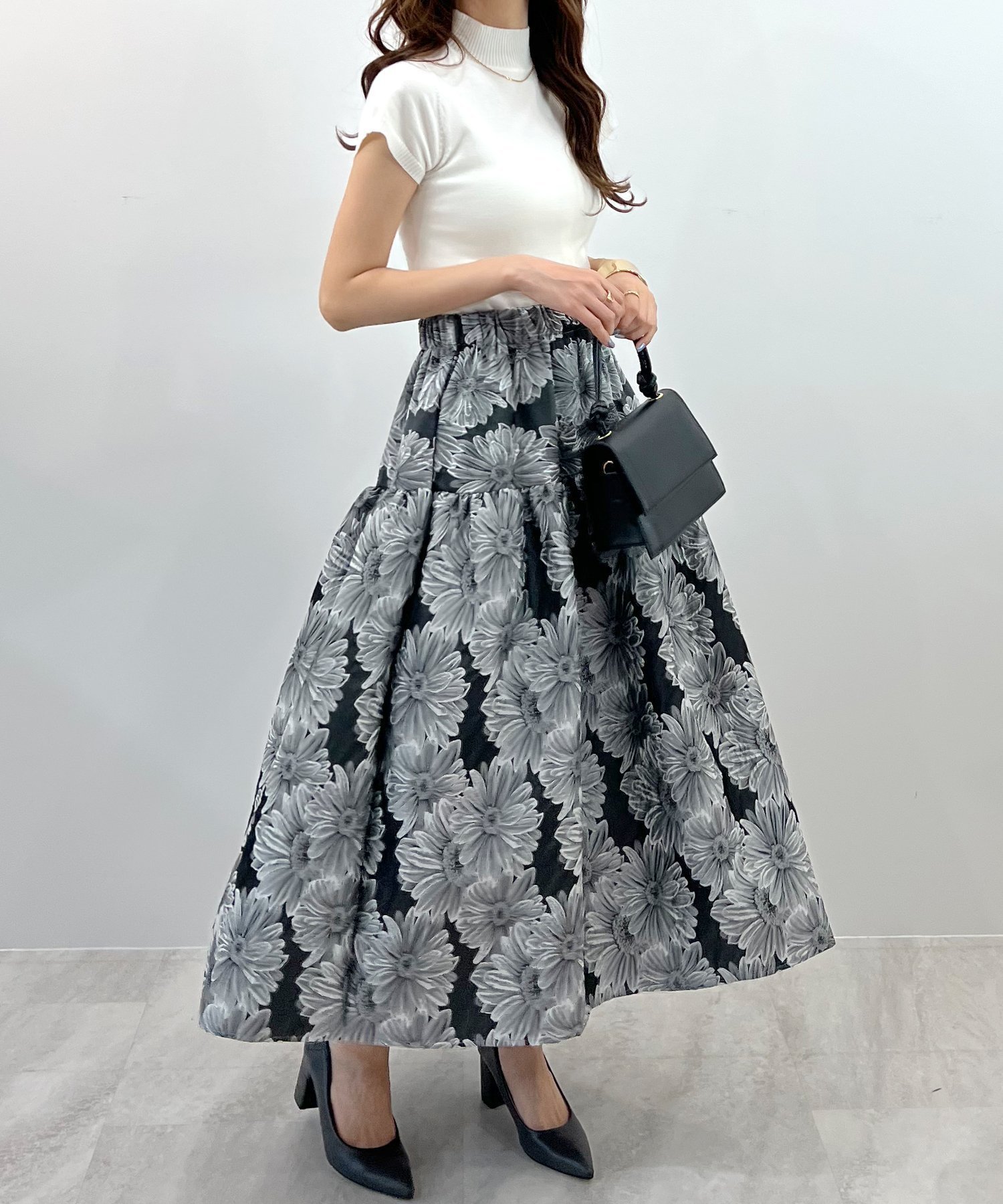 【フューティアランド/futier land】のジャガードフラワーティアードフレアスカート インテリア・キッズ・メンズ・レディースファッション・服の通販 founy(ファニー) ファッション Fashion レディースファッション Fashion for Women スカート Skirts Aライン・フレアスカート A-Line & Flared Skirts 切替 Switching, Contrast Panel シンプル Simple, Minimal ジャケット Jacket, Outerwear ティアードスカート Tiered Skirt, Flounced Skirt フラワー Flower, Floral おすすめ Recommended / Our Picks グレー|ID: prp329100004828778 ipo3291000000035143564