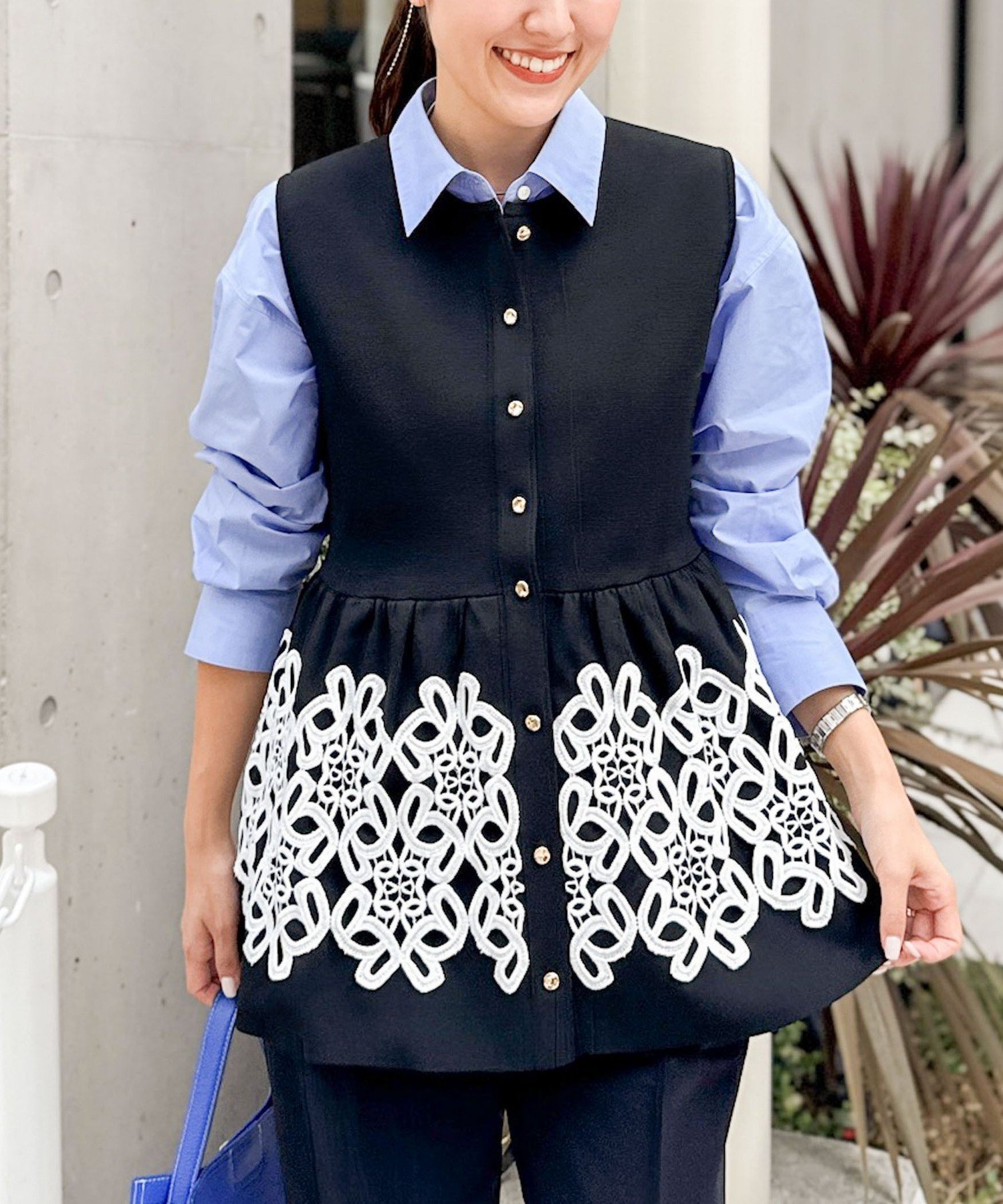 【ノーリーズ/NOLLEY'S】のレース付きペプラムベスト インテリア・キッズ・メンズ・レディースファッション・服の通販 founy(ファニー) 　ファッション　Fashion　レディースファッション　Fashion for Women　アウター　Coat / Outerwear Collection　トップス・カットソー　Cut & Sew Tops　ベスト&ジレ / 重ね着スタイル　Vests & Gilets　インナー　Innerwear　カーディガン　Cardigan, Knitwear　ベスト　Vest, Waistcoat　ペプラム　Peplum, Flared Hem　ミラノリブ　Milano Rib, Milano Stitch　モチーフ　Motif, Design Theme　レース　Lace, Lace Fabric　おすすめ　Recommended / Our Picks　エレガント 上品　Elegant　2025年　2025　2025-2026秋冬・A/W　Autumn/Winter 2025–26 AW25–26　ブラック|ID: prp329100004828797 ipo3291000000035143806