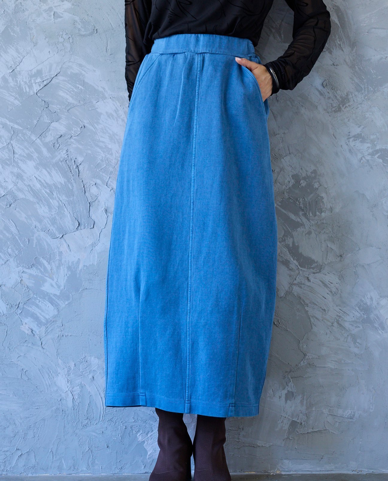 【イーブス/YEVS】のイージーコクーンスカート インテリア・キッズ・メンズ・レディースファッション・服の通販 founy(ファニー) 　ファッション　Fashion　レディースファッション　Fashion for Women　スカート　Skirts　シューズ　Shoes, Footwear　ショート　Short, Short Length　スウェット / スエット　Sweatshirt, Sweatwear　スニーカー　Sneakers, Trainers　スリット　Slit, Slit Detail　フォルム　Silhouette, Form　フラット　Flat, Flat Shoes　ブルゾン　Blouson, Bomber Jacket　ポケット　Pocket, Pocket Detail　リブニット　Rib Knit, Ribbed Knit　リラックス　Relax, Relaxed Fit　ロング　Long, Long-Length　おすすめ　Recommended / Our Picks　ブルー|ID: prp329100004828813 ipo3291000000035144002