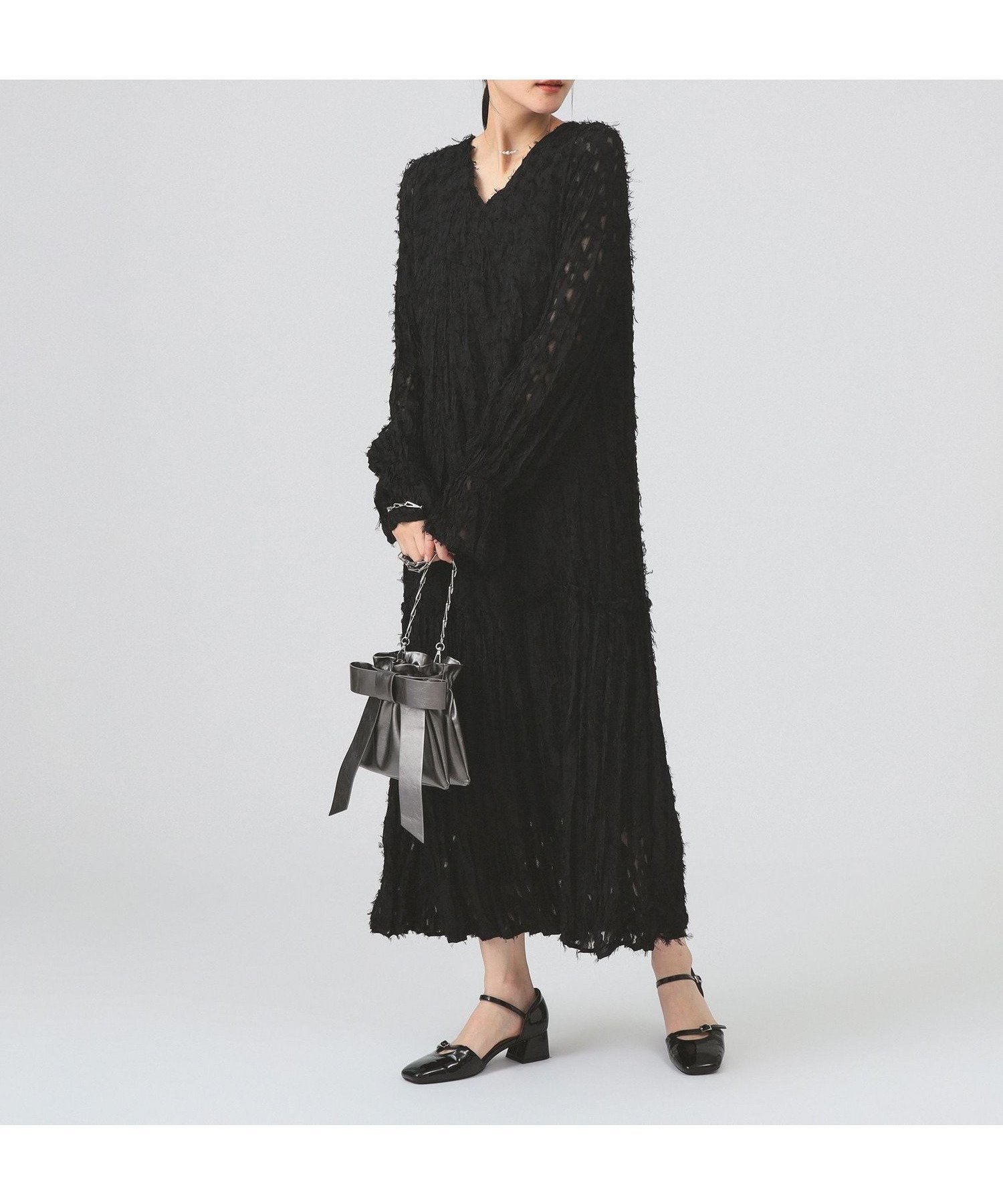 【ビームス ウイメン/BEAMS】のフリンジ ジャカード クリンクル ワンピース インテリア・キッズ・メンズ・レディースファッション・服の通販 founy(ファニー) 　ファッション　Fashion　レディースファッション　Fashion for Women　ワンピース　Dresses　ジャカード／ジャガード　Jacquard, Woven Pattern　スニーカー　Sneakers, Trainers　スリーブ　Sleeve, Long Sleeve / Short Sleeve　デコルテ　Décolleté, Neckline　パーティ　Party, Party Style　フリンジ　Fringe, Tassel　フレア　Flare, Flared　BLACK|ID: prp329100004828834 ipo3291000000035144245