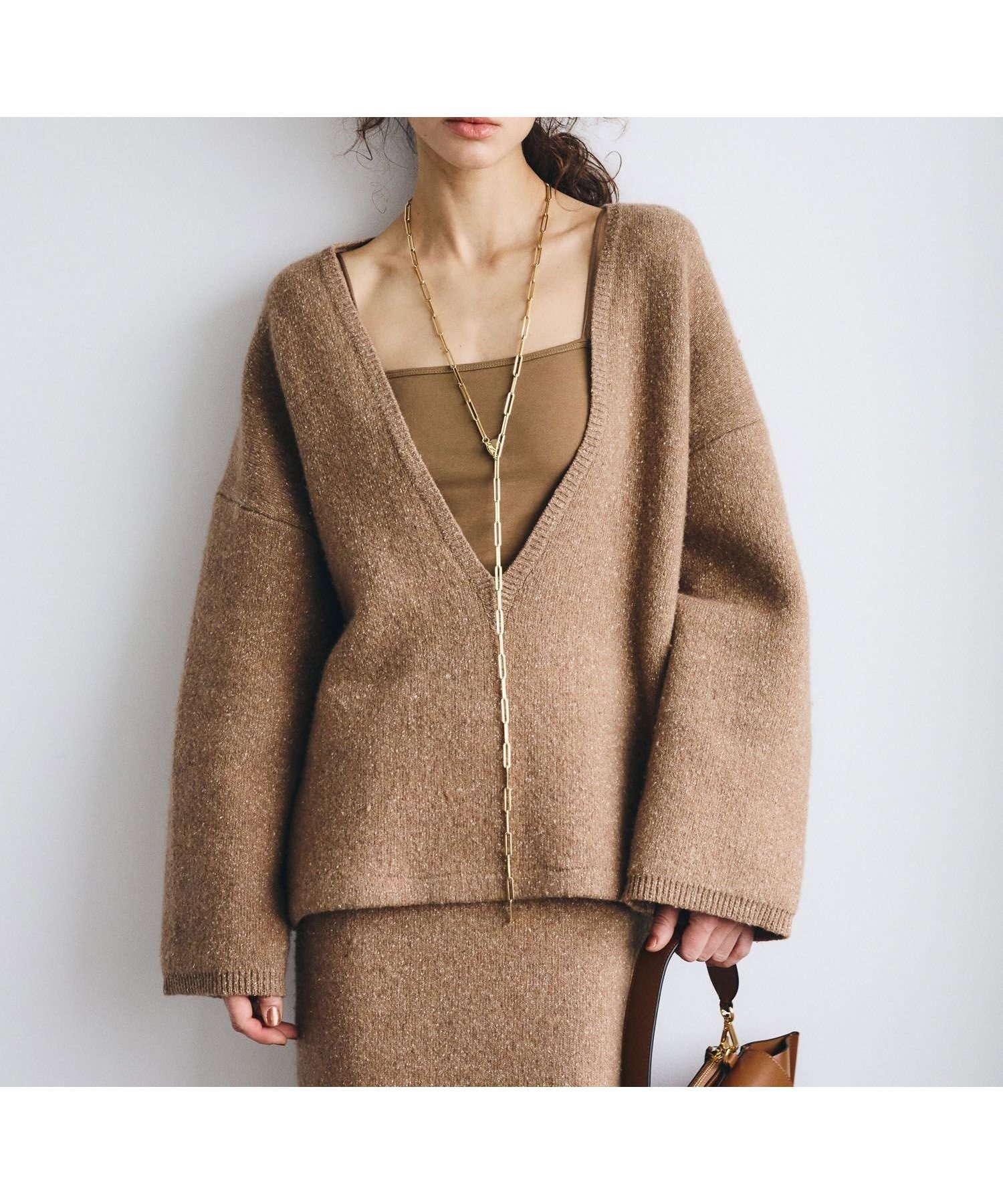 【ブリル/BRILL】のシルクネップVネックプルオーバー インテリア・キッズ・メンズ・レディースファッション・服の通販 founy(ファニー) 　ファッション　Fashion　レディースファッション　Fashion for Women　トップス・カットソー　Cut & Sew Tops　カジュアルプルオーバー・ニットトップス　Pullovers & Knit Tops / Casual Pullovers　Vネックトップス　V-Neck Tops / V-Cut Neckline Shirts　おすすめ　Recommended / Our Picks　イタリア　Italy　シルク　Silk, 100% Silk　ストレート　Straight, Straight Cut　セットアップ　Set-Up, Coordinated Outfit　ネップ　Nepp, Slub Yarn　ボンディング　Bonding, Bonded Fabric　ロング　Long, Long-Length　ブラウン54|ID: prp329100004828840 ipo3291000000035144348