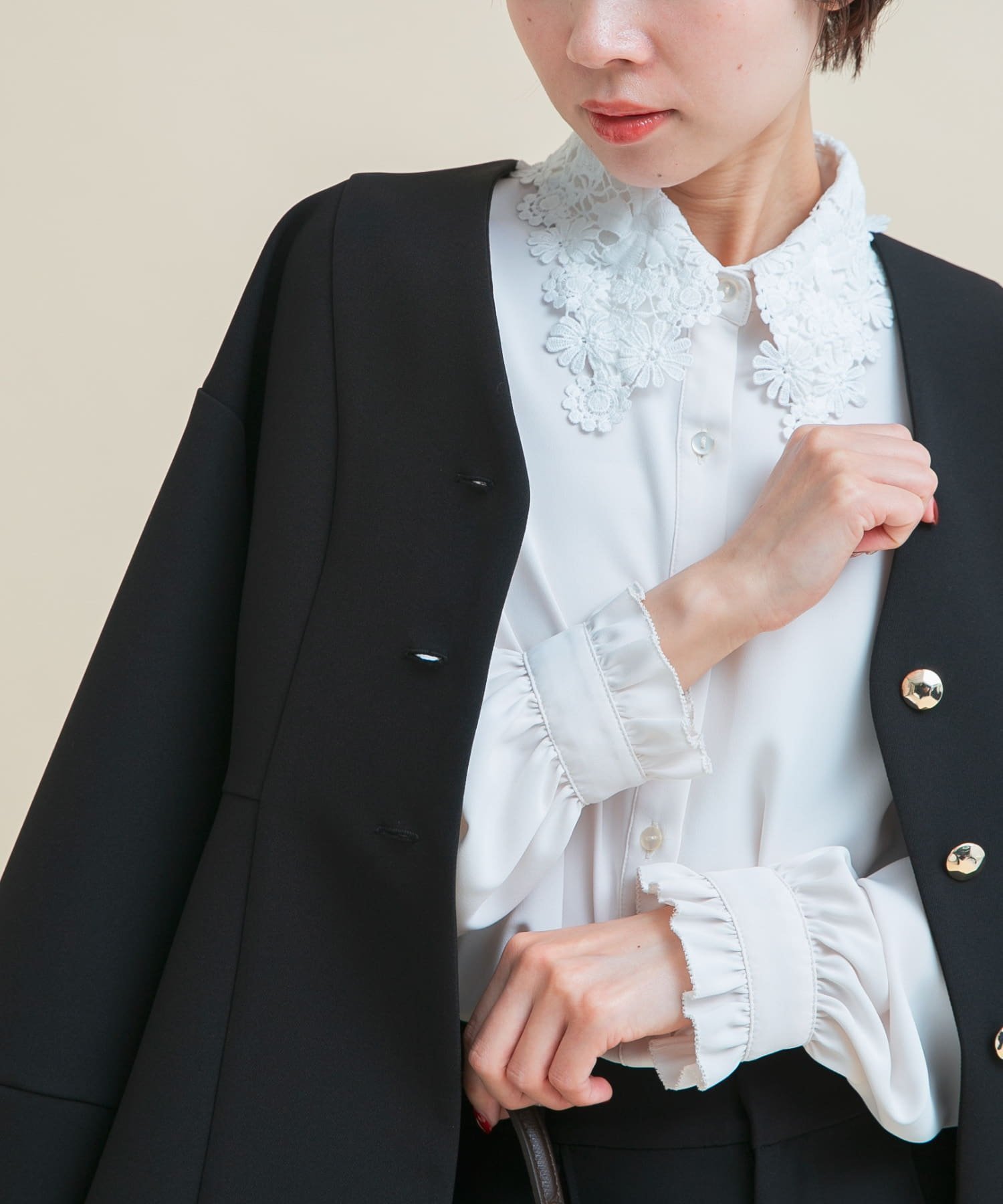 【アーバンリサーチ ロッソ/URBAN RESEARCH ROSSO】の『WEB/一部店舗限定』レースカラーブラウス インテリア・キッズ・メンズ・レディースファッション・服の通販 founy(ファニー) 　ファッション　Fashion　レディースファッション　Fashion for Women　トップス・カットソー　Cut & Sew Tops　シャツ・ブラウス・オフィスカジュアル　Elegant Blouses & Button-Ups　2026年　2026　おすすめ　Recommended / Our Picks　インナー　Innerwear　サテン　Satin, Glossy Fabric　ジャケット　Jacket, Outerwear　セレモニー　Ceremony　フラワー　Flower, Floral　フリル　Frill, Ruffle　レース　Lace, Lace Fabric　エレガント 上品　Elegant　夏　Summer　S/S・春夏　SS, Spring/Summer, Warm Season　オフホワイト|ID: prp329100004828890 ipo3291000000035145118