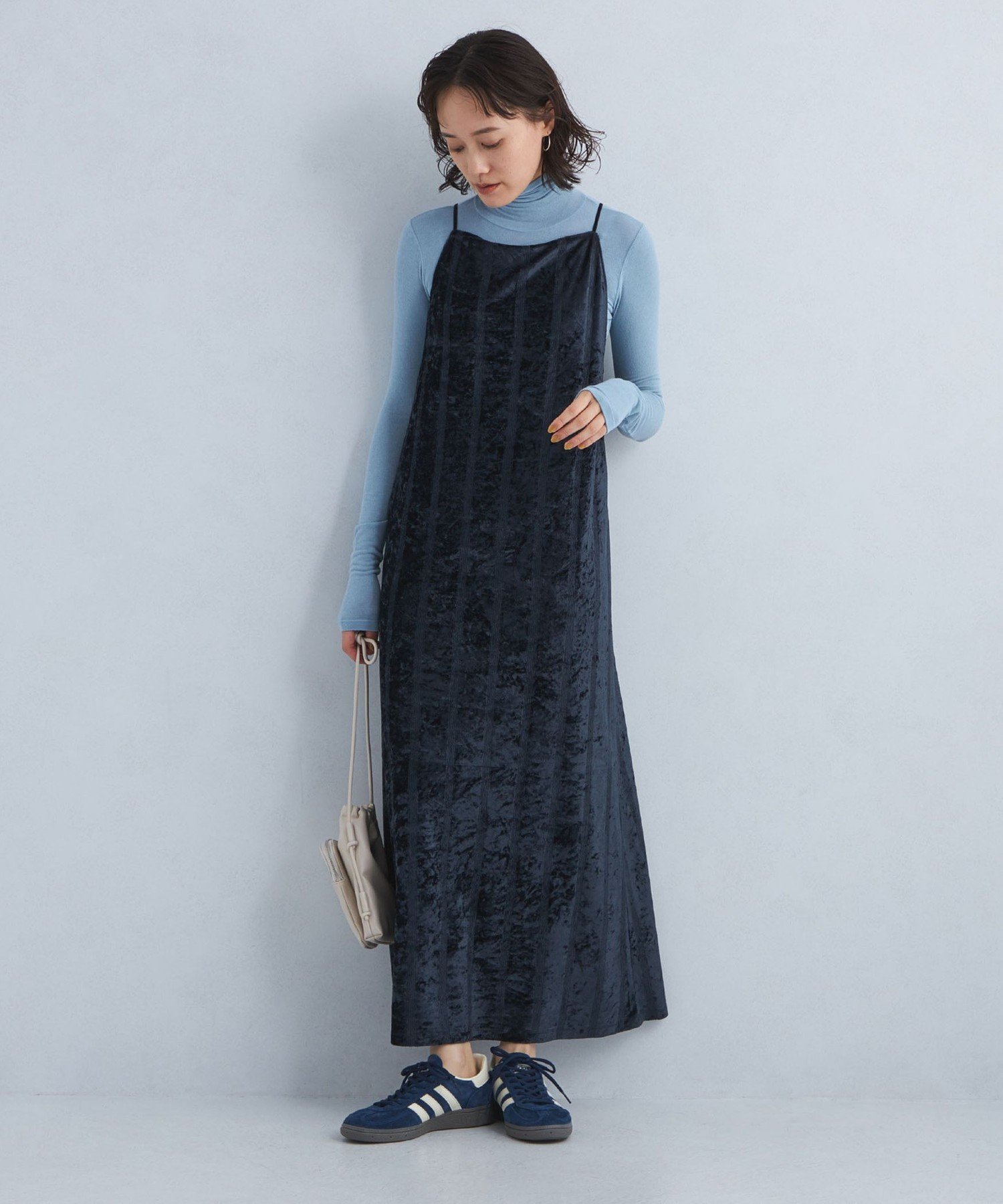 【ユナイテッドアローズ/UNITED ARROWS】の【別注】 Robert P. Miller ベロア キャミソールワンピース インテリア・キッズ・メンズ・レディースファッション・服の通販 founy(ファニー) 　ファッション　Fashion　レディースファッション　Fashion for Women　ワンピース　Dresses　インナー　Innerwear　秋　Autumn　カットソー　Cut and Sewn Top　カーディガン　Cardigan, Knitwear　キャミソール　Camisole, Spaghetti Strap Top　キャミワンピース　Cami Dress, Slip Dress　ダウン　Down, Puffer　チュール　Tulip, Tulip Motif　トレンド　Trend, Trending Now　人気　Popular, Best Seller　フェミニン　Feminine, Girly　フロント　Front, Front Design　ベロア　Velour, Soft Velvet　別注　Limited Edition, Custom Order　冬　Winter / This Winter　アウトレット　Outlet / Clearance　おすすめ　Recommended / Our Picks　NAVY|ID: prp329100004828917 ipo3291000000035145389