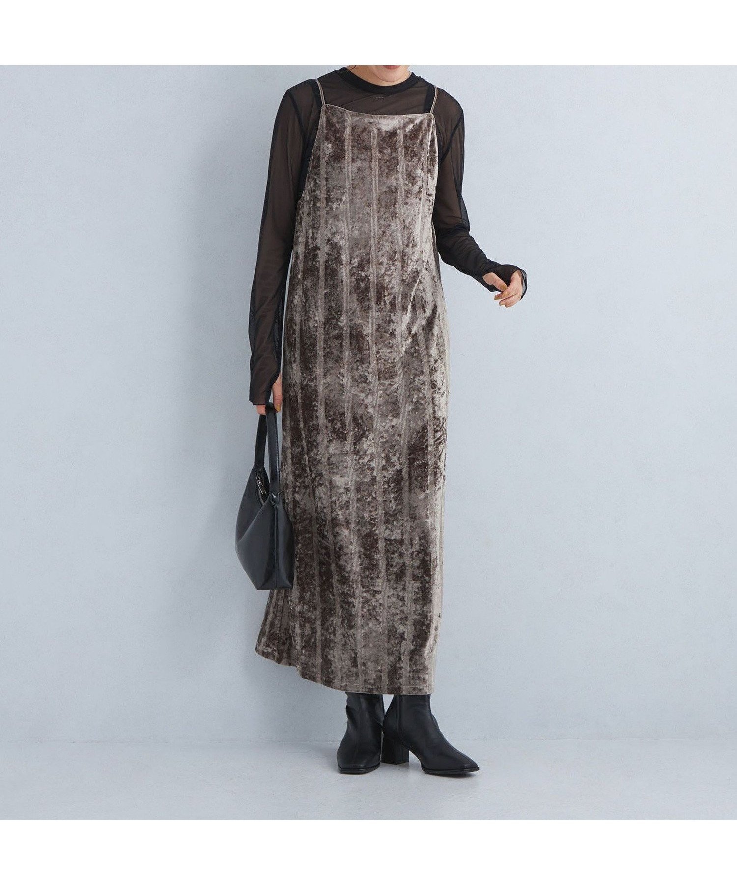 【ユナイテッドアローズ/UNITED ARROWS】の【別注】 Robert P. Miller ベロア キャミソールワンピース インテリア・キッズ・メンズ・レディースファッション・服の通販 founy(ファニー) 　ファッション　Fashion　レディースファッション　Fashion for Women　ワンピース　Dresses　インナー　Innerwear　秋　Autumn　カットソー　Cut and Sewn Top　カーディガン　Cardigan, Knitwear　キャミソール　Camisole, Spaghetti Strap Top　キャミワンピース　Cami Dress, Slip Dress　ダウン　Down, Puffer　チュール　Tulip, Tulip Motif　トレンド　Trend, Trending Now　人気　Popular, Best Seller　フェミニン　Feminine, Girly　フロント　Front, Front Design　ベロア　Velour, Soft Velvet　別注　Limited Edition, Custom Order　冬　Winter / This Winter　アウトレット　Outlet / Clearance　おすすめ　Recommended / Our Picks　MOCA|ID: prp329100004828917 ipo3291000000035145391