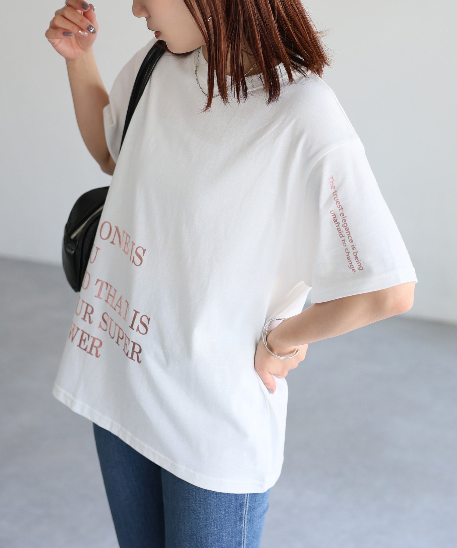 【リベリー/Riberry】の袖ロゴ半袖Tシャツ インテリア・キッズ・メンズ・レディースファッション・服の通販 founy(ファニー) 　ファッション　Fashion　レディースファッション　Fashion for Women　トップス・カットソー　Cut & Sew Tops　シャツ・ブラウス・オフィスカジュアル　Elegant Blouses & Button-Ups　ロングTシャツ・Tシャツ　Longline T-Shirts & Tees　インナー　Innerwear　春　Spring　カーゴパンツ　Cargo Pants, Utility Pants　カーディガン　Cardigan, Knitwear　キャミワンピース　Cami Dress, Slip Dress　シンプル　Simple, Minimal　チュニック　Tunic, Long Top　ティアードスカート　Tiered Skirt, Flounced Skirt　デニム　Denim, Jeans Material　トレンド　Trend, Trending Now　フロント　Front, Front Design　プリント　Print, Printed Pattern　ベーシック　Basic, Essential　半袖　Short Sleeve, Half Sleeve　レギュラー　Regular, Standard Fit　ロング　Long, Long-Length　楽ちん　Easy Fit, Comfortable　プチプライス・低価格　Affordable / Budget Price　おすすめ　Recommended / Our Picks　夏　Summer　ホワイト×ピンク|ID: prp329100004829340 ipo3291000000035148919