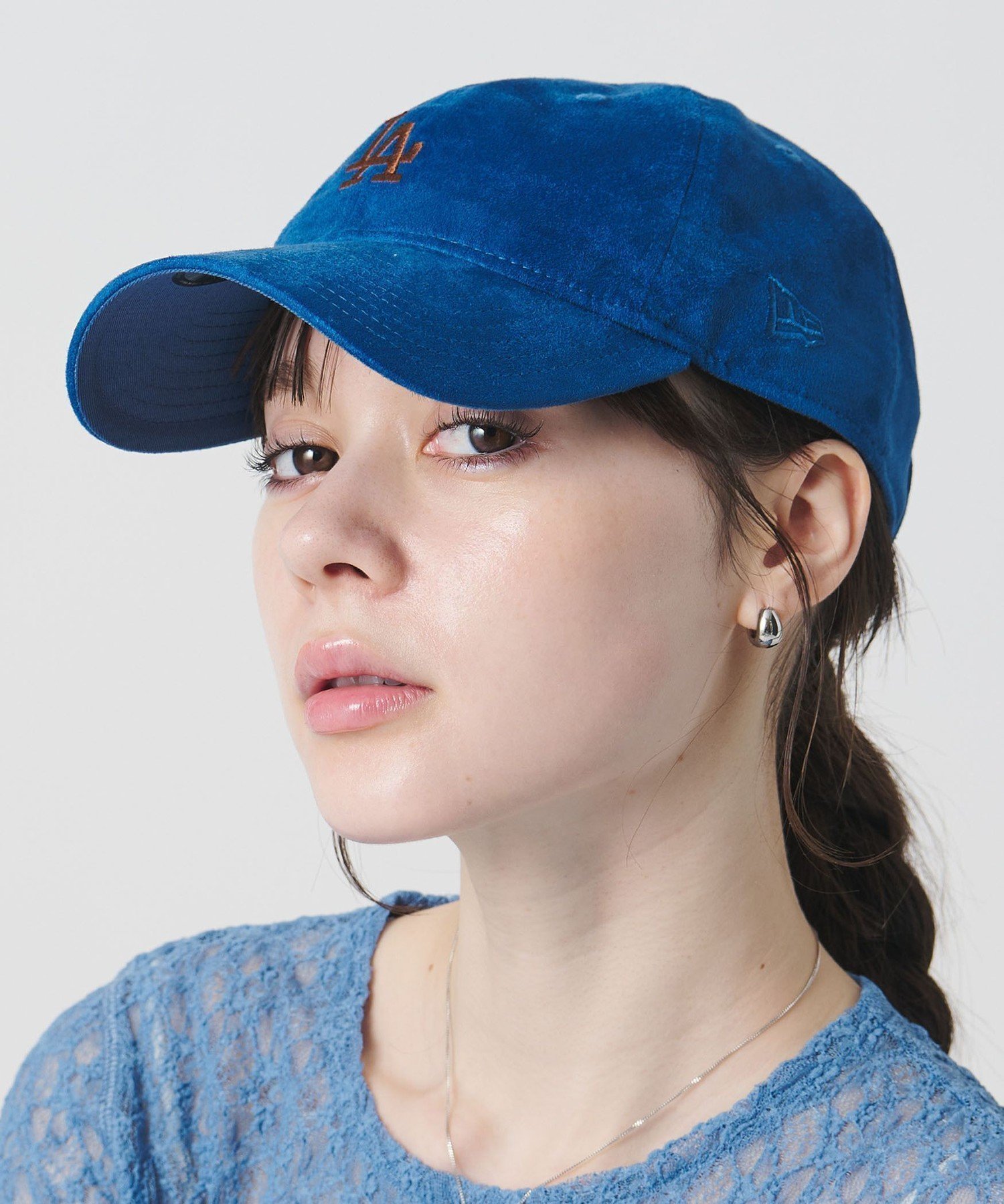 【ビューティ&ユース ユナイテッドアローズ/BEAUTY&YOUTH / UNITED ARROWS】の【別注】 NEW ERA スエードライク ロゴ キャップ インテリア・キッズ・メンズ・レディースファッション・服の通販 founy(ファニー) 　ファッション　Fashion　レディースファッション　Fashion for Women　オレンジ　Orange　キャップ　Cap, Baseball Cap　スポーツ　Sports, Activewear　ニューヨーク　New York, NYC Style　フロント　Front, Front Design　別注　Limited Edition, Custom Order　エレガント 上品　Elegant　COBALT|ID: prp329100004829375 ipo3291000000035149241