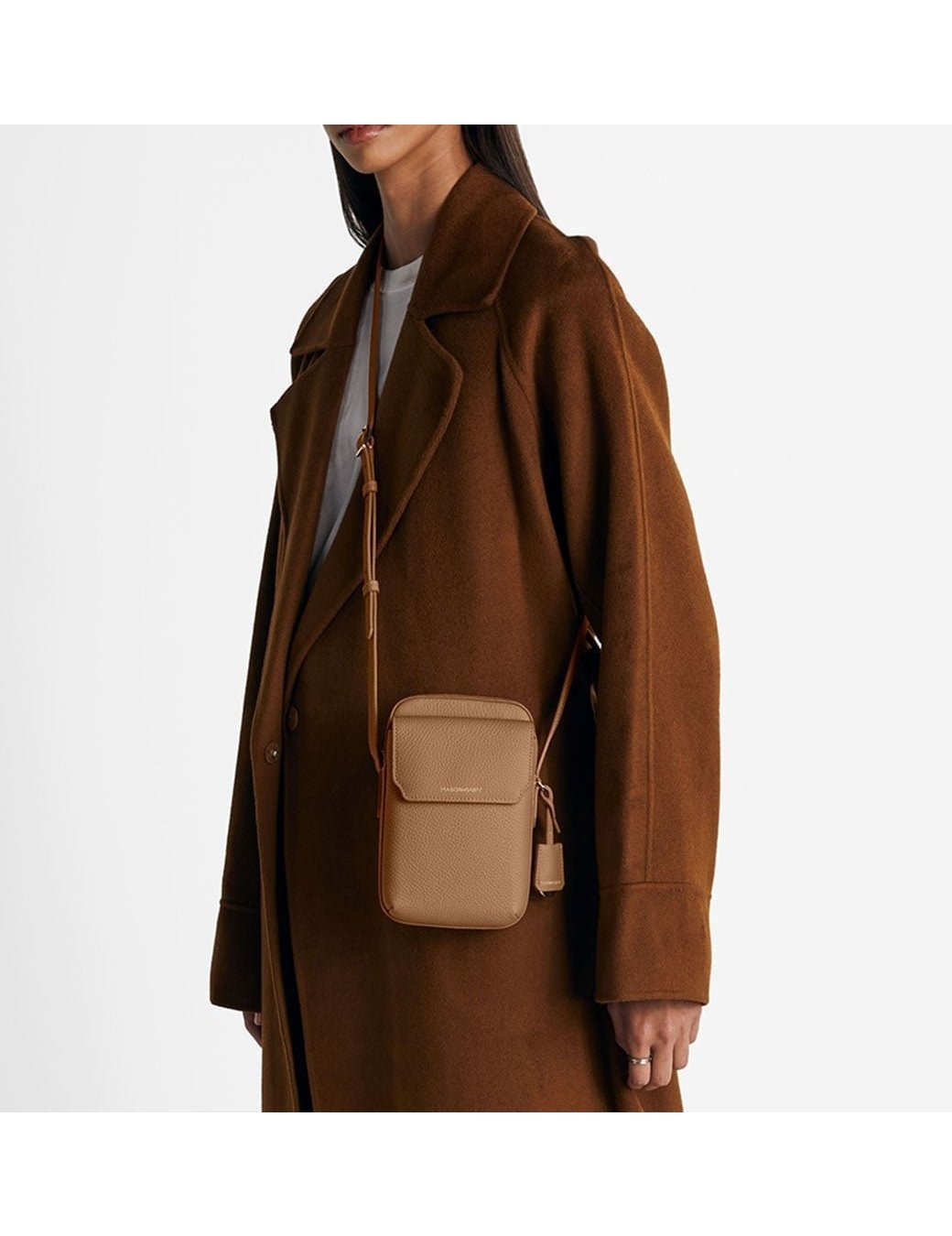 【メゾンドサブレ/MAISON de SABRE】の【公式】ジップスマホポーチ インテリア・キッズ・メンズ・レディースファッション・服の通販 founy(ファニー) 　ファッション　Fashion　レディースファッション　Fashion for Women　ポーチ&ミニバッグ　Pouches & Mini Bags　アクセサリー　Fashion Accessories　コンパクト　Compact, Small Size　ジップ　Zip, Zipper　スタイリッシュ　Stylish, Fashionable　スマホ　Smartphone, Mobile Device　財布　Wallet, Purse　フラップ　Flap, Flap Pocket　フロント　Front, Front Design　ボックス　Boxy, Box Shape　ポケット　Pocket, Pocket Detail　ポーチ　Pouch, Small Case　マグネット　Magnet, Magnetic Closure　ラグジュアリー　Luxury, Elegant　ラップ　Wrap, Wrap Design　エレガント 上品　Elegant　iPhone アイフォーン　iPhone　Android アンドロイド　Android　ギフト プレゼント　Gift / Present　Sandstone Brown|ID: prp329100004829487 ipo3291000000035150310